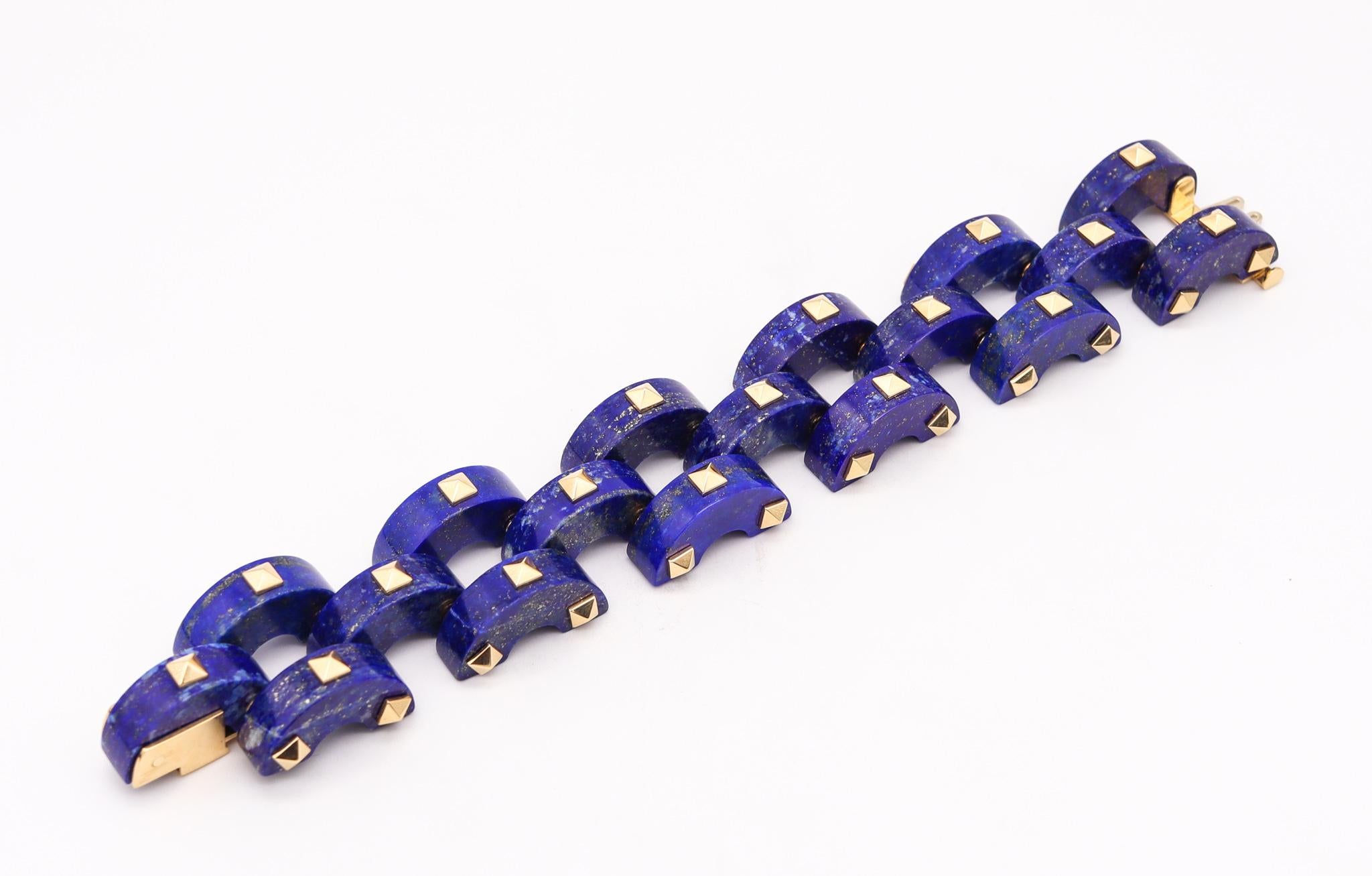 Aletto Brothers Sculptural Bracelet in 18kt Yellow Gold with Carved Lapis Lazuli For Sale 1