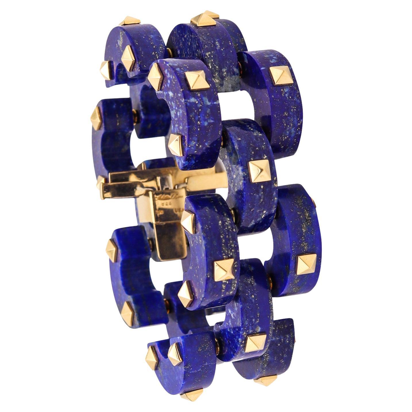 Aletto Brothers Sculptural Bracelet in 18kt Yellow Gold with Carved Lapis Lazuli For Sale