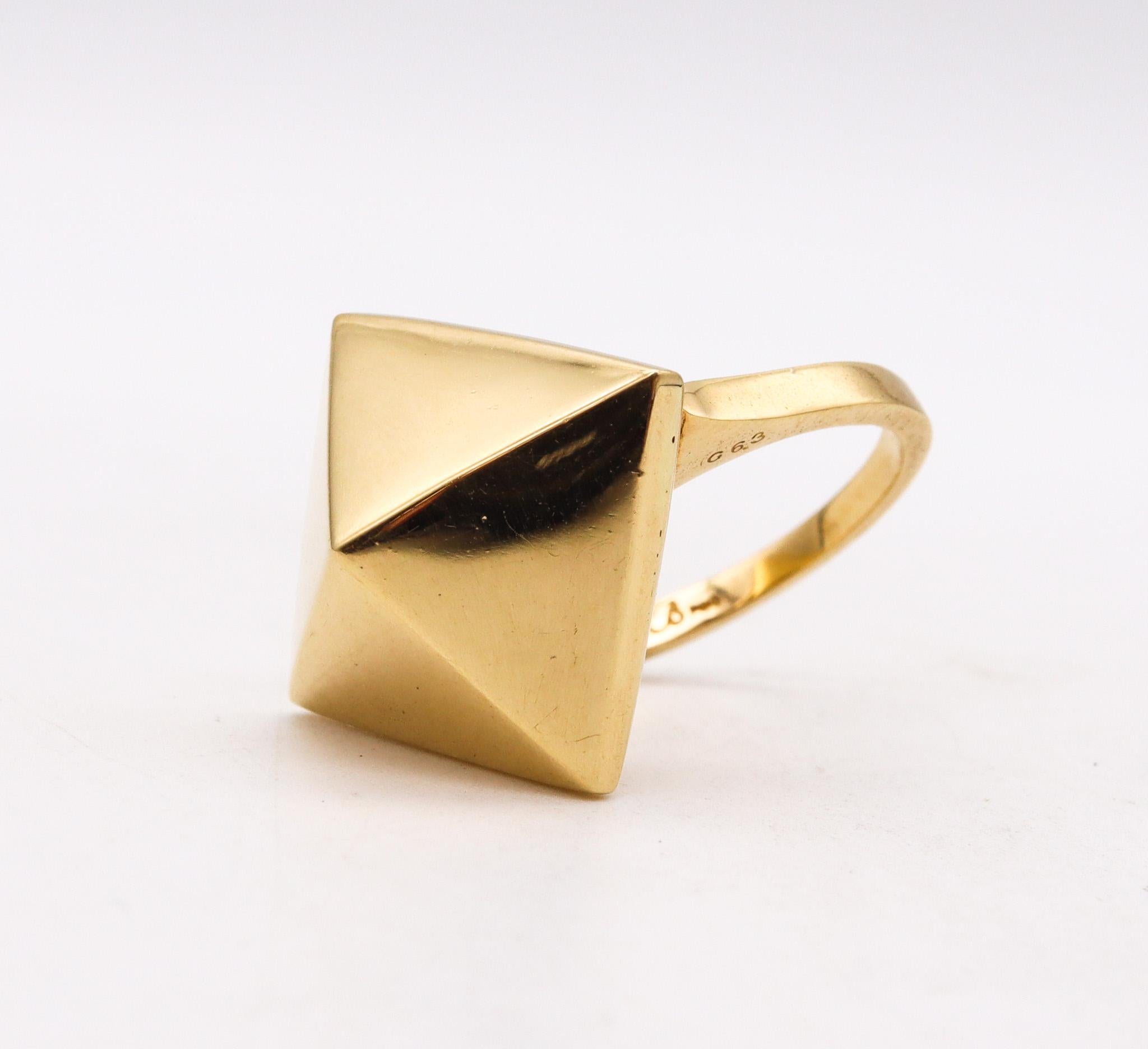 Aletto Brothers Stackable Large Triangular Geometric Ring in 18kt Yellow Gold In New Condition For Sale In Miami, FL