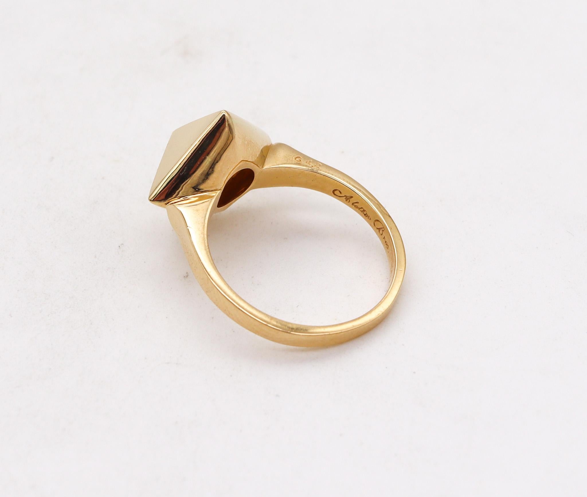 Aletto Brothers Stackable Small Triangular Geometric Ring in 18kt Yellow Gold In New Condition For Sale In Miami, FL