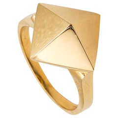 Stapelbarer dreieckiger geometrischer Ring der Gebrüder Aletto aus 18 Karat Gelbgold