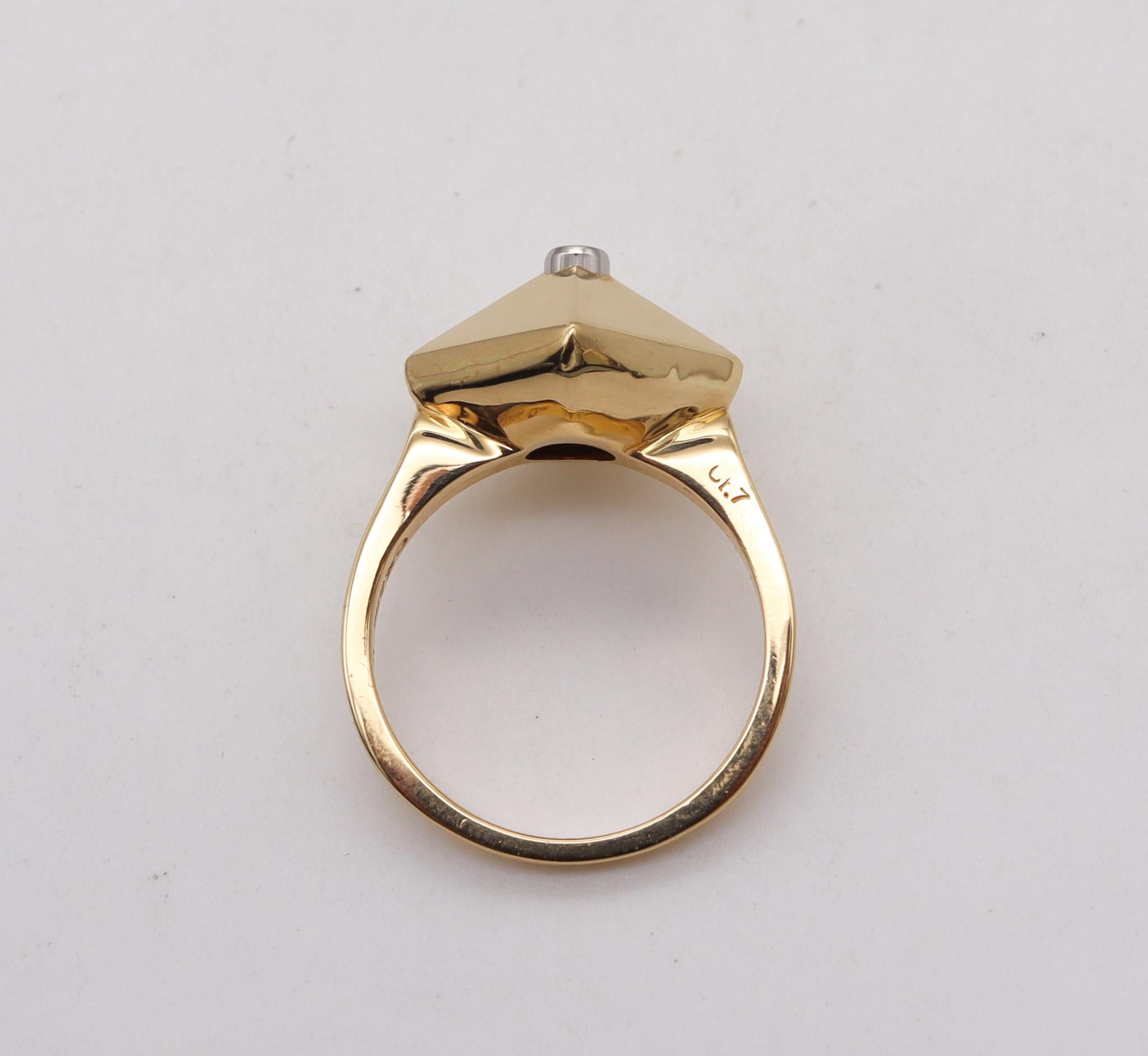 Aletto Brothers Stackable Small Triangular Ring in 18kt Yellow Gold with Diamond In New Condition For Sale In Miami, FL