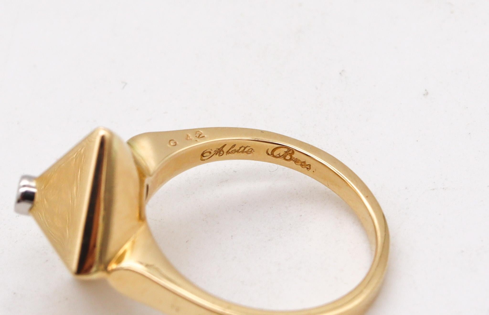 Aletto Brothers, petite bague empilable triangulaire en or jaune 18 carats avec diamants Pour femmes en vente