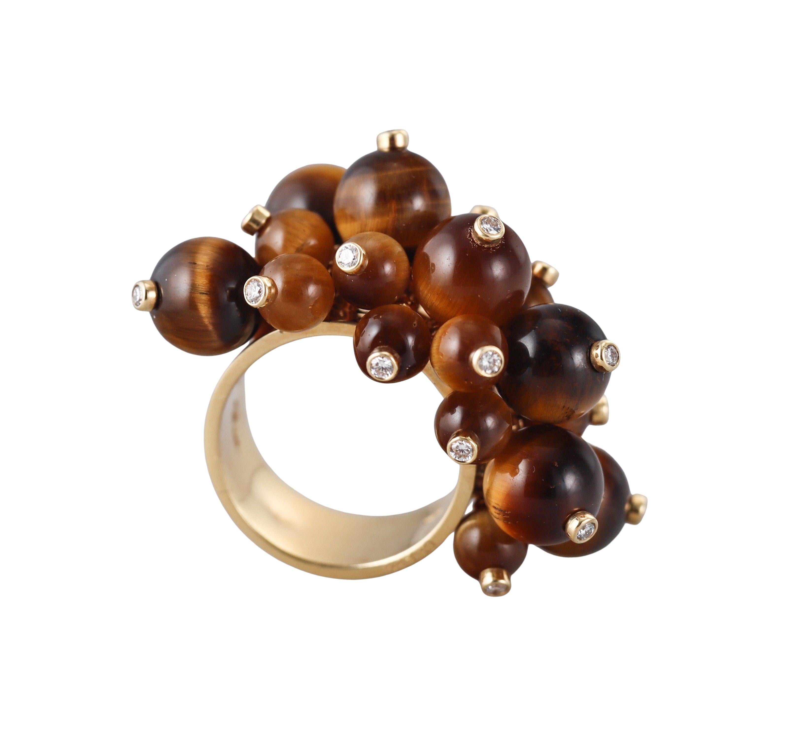 Taglio rotondo Anello d'oro con diamante e perle di occhio di tigre di Aletto Brothers in vendita