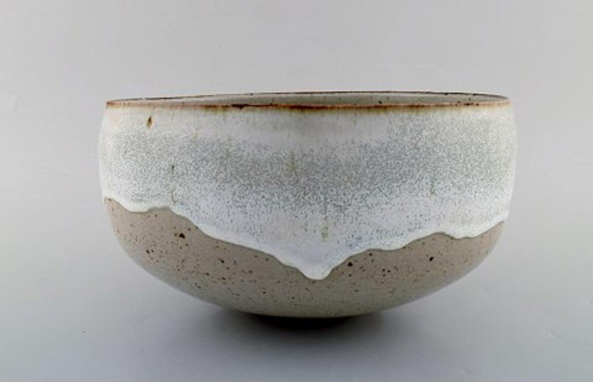 Scandinavian Modern Alev Ebüzziya Siesbye for Royal Copenhagen, Stoneware Circular Bowl, 1960s