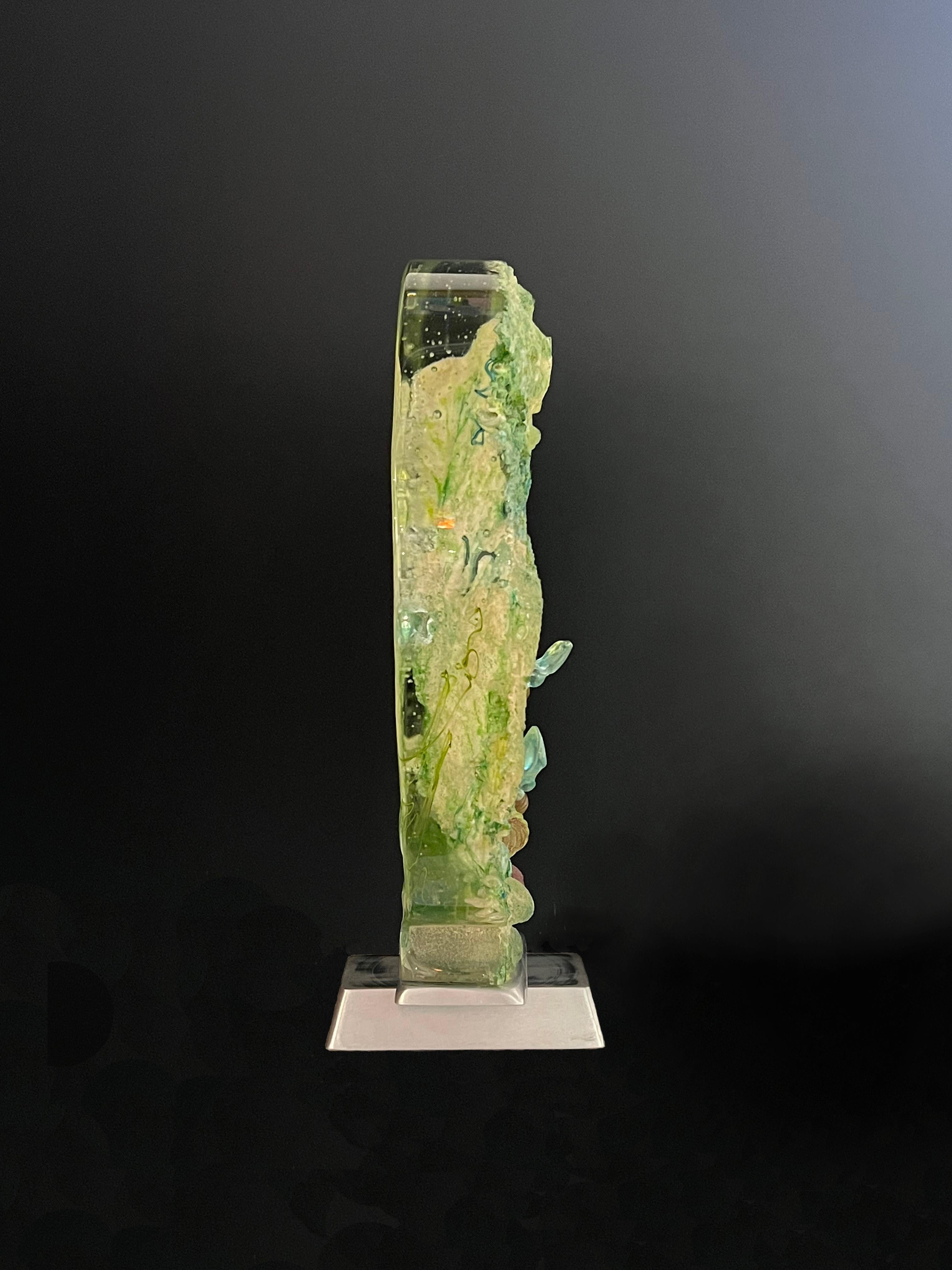 Mandala Zooxanthellae, Escultura de vidrio canadiense moderna, 2019  - Sculpture Abstracto de Alex Anagnostou