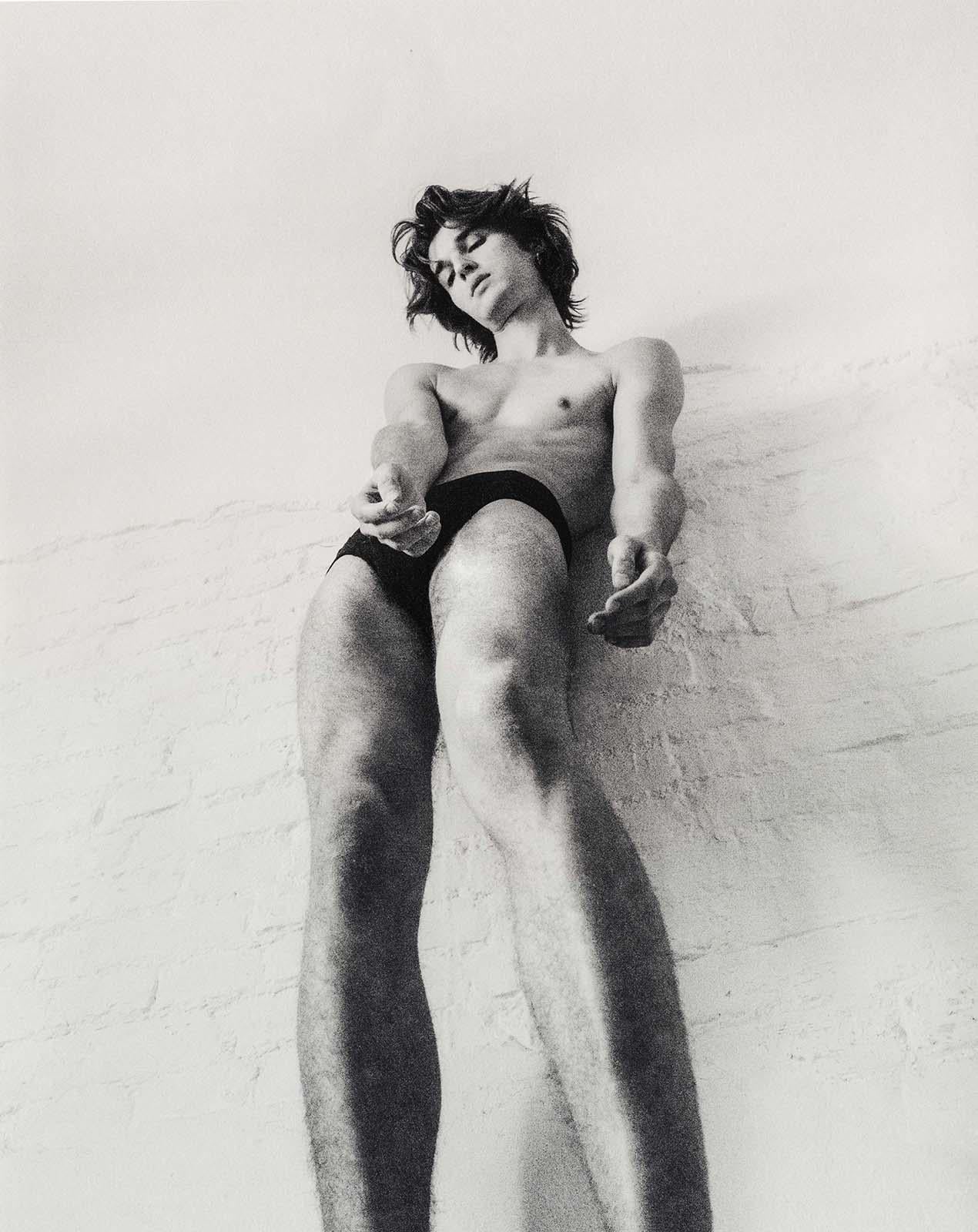 Alex Avgud Nude Photograph – Aleksandr Stehend