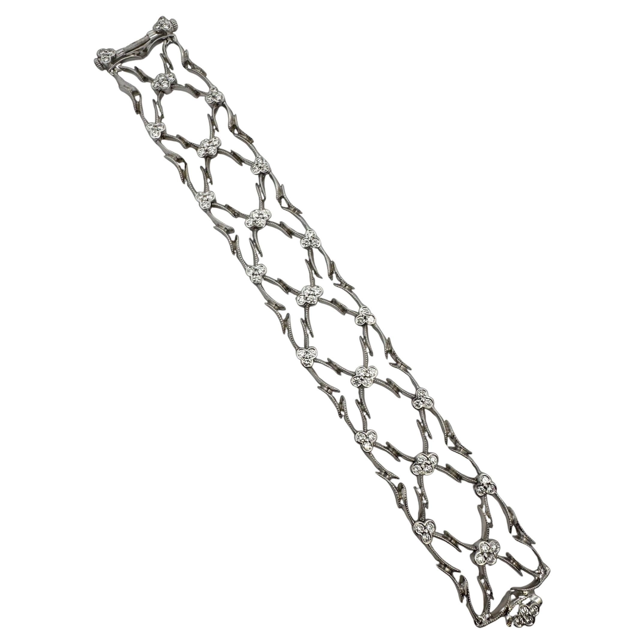 Art Déco Alex & Co. Trifoglio in oro bianco 18K 45,5gr e diamante incolore VVS  Bracciale in pizzo in vendita