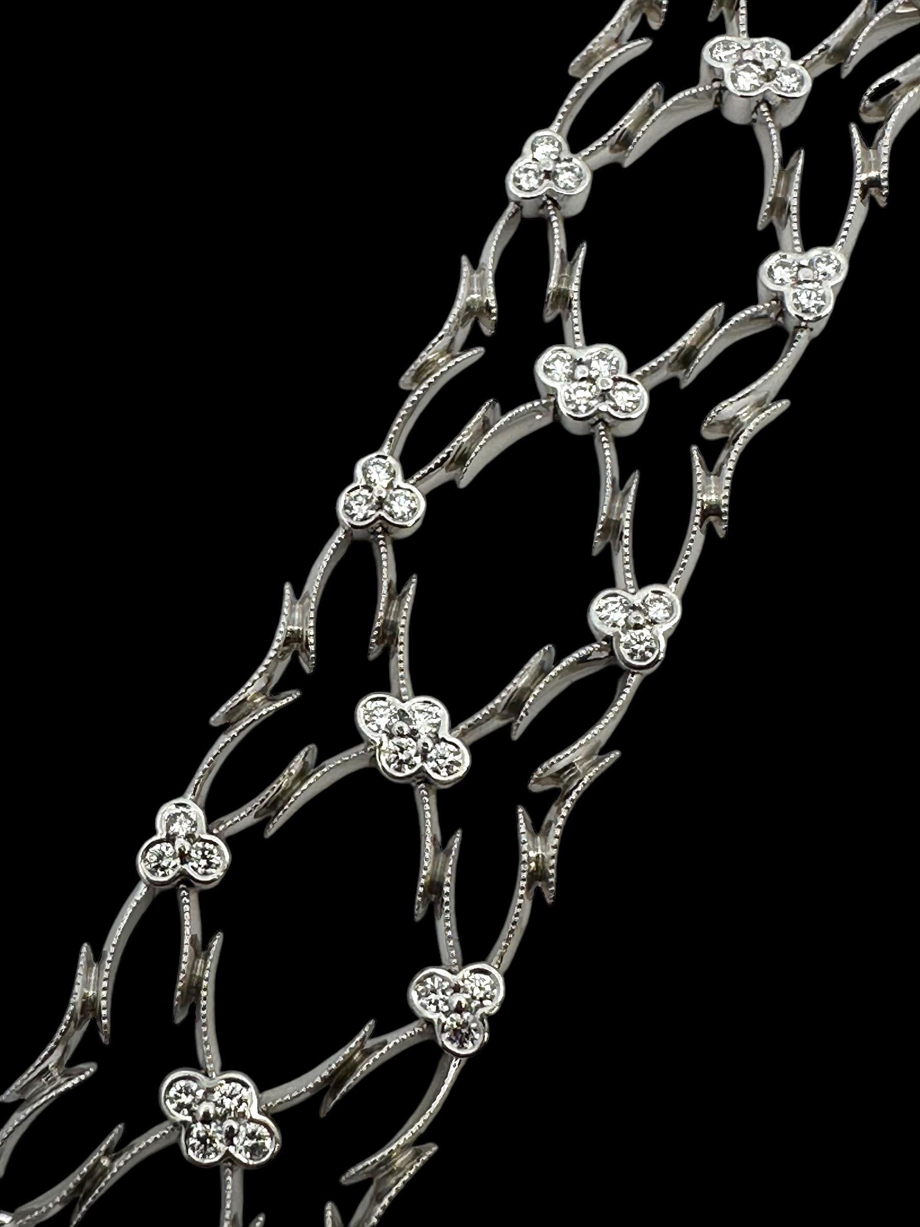 Taglio brillante Alex & Co. Trifoglio in oro bianco 18K 45,5gr e diamante incolore VVS  Bracciale in pizzo in vendita