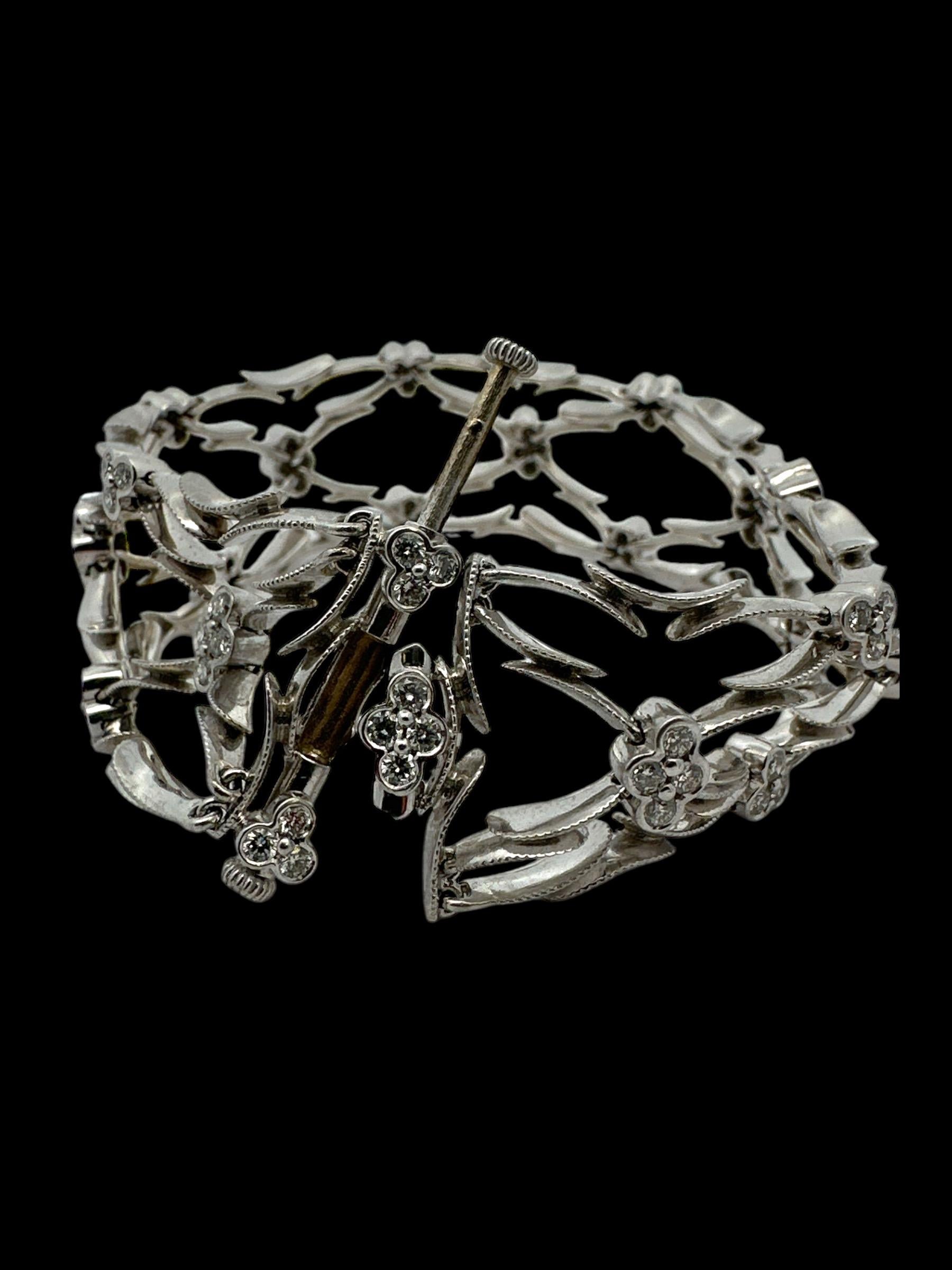 Donna Alex & Co. Trifoglio in oro bianco 18K 45,5gr e diamante incolore VVS  Bracciale in pizzo in vendita
