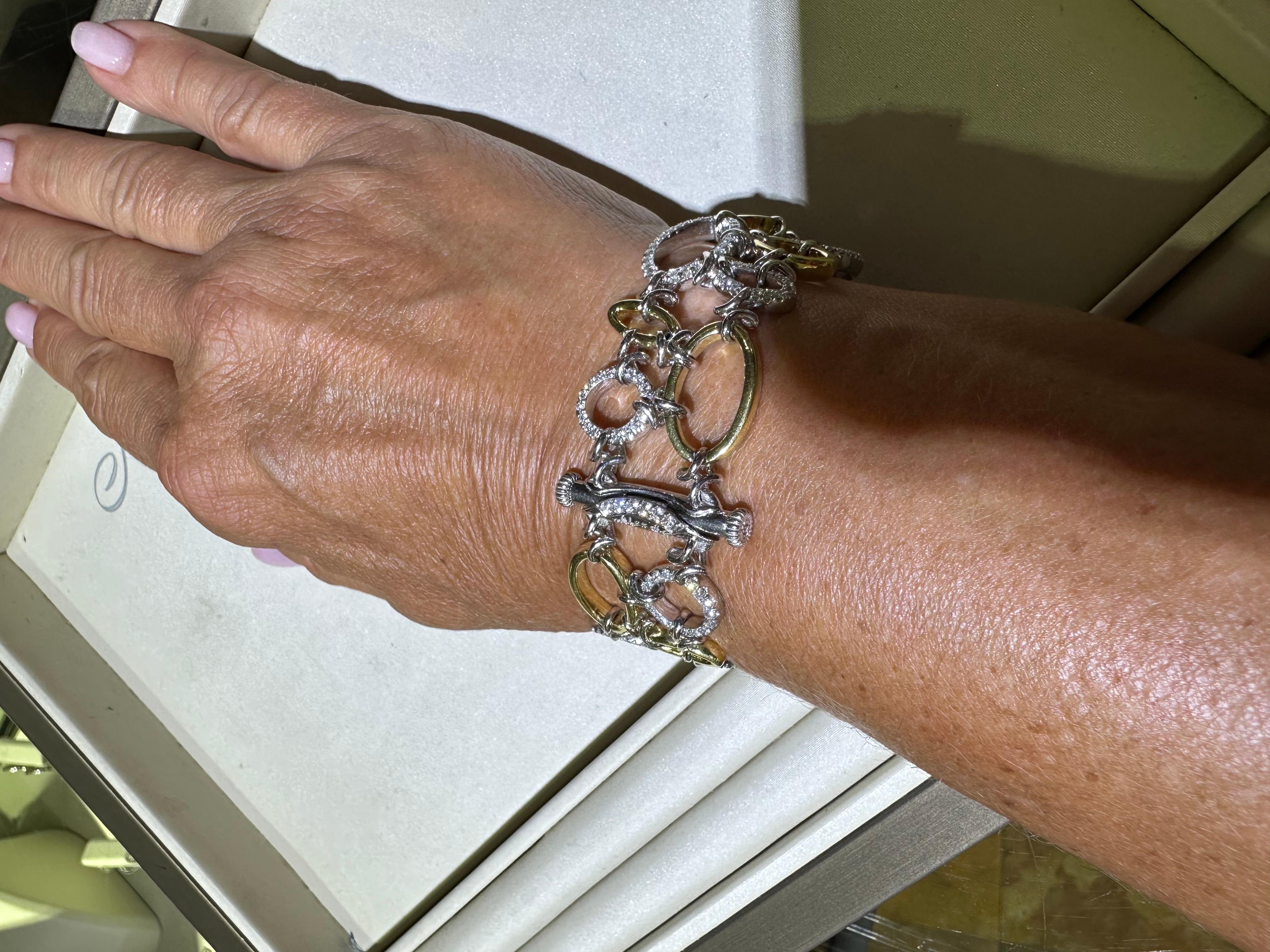 Taille brillant A Link Link & Co. Bracelet à maillons en or bicolore 18K pavé de diamants en vente
