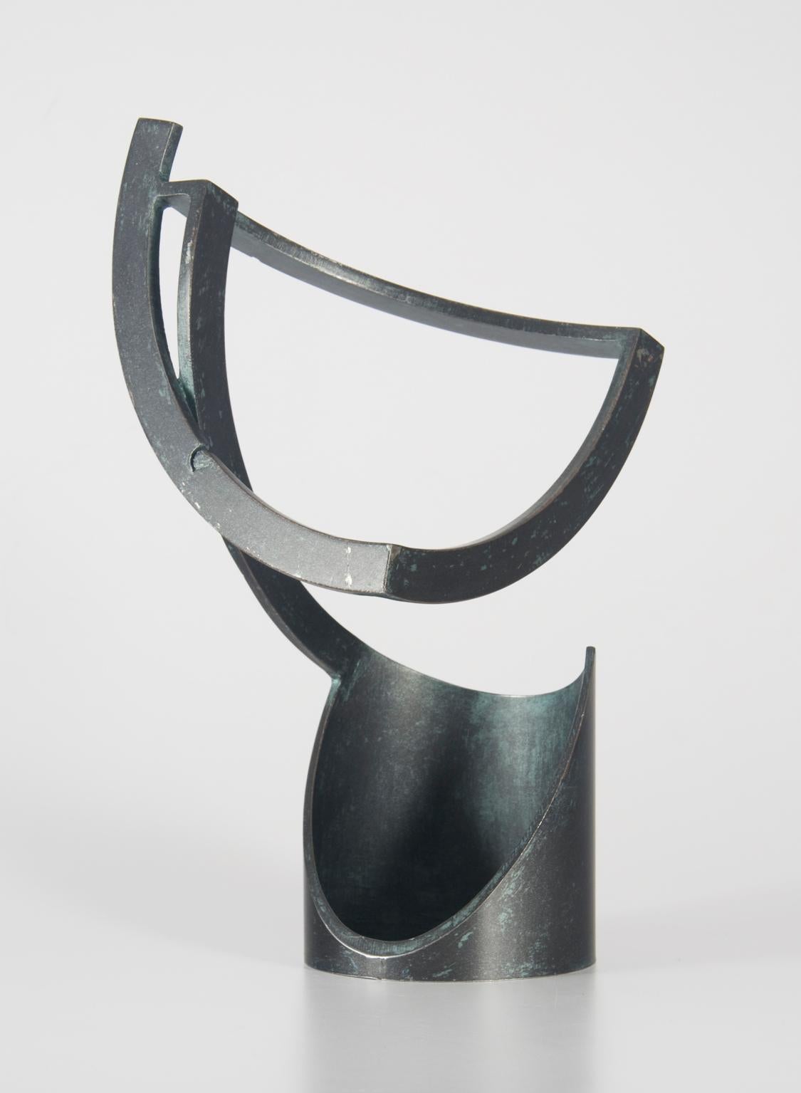 Alex Corno Abstract Sculpture - Trigono
