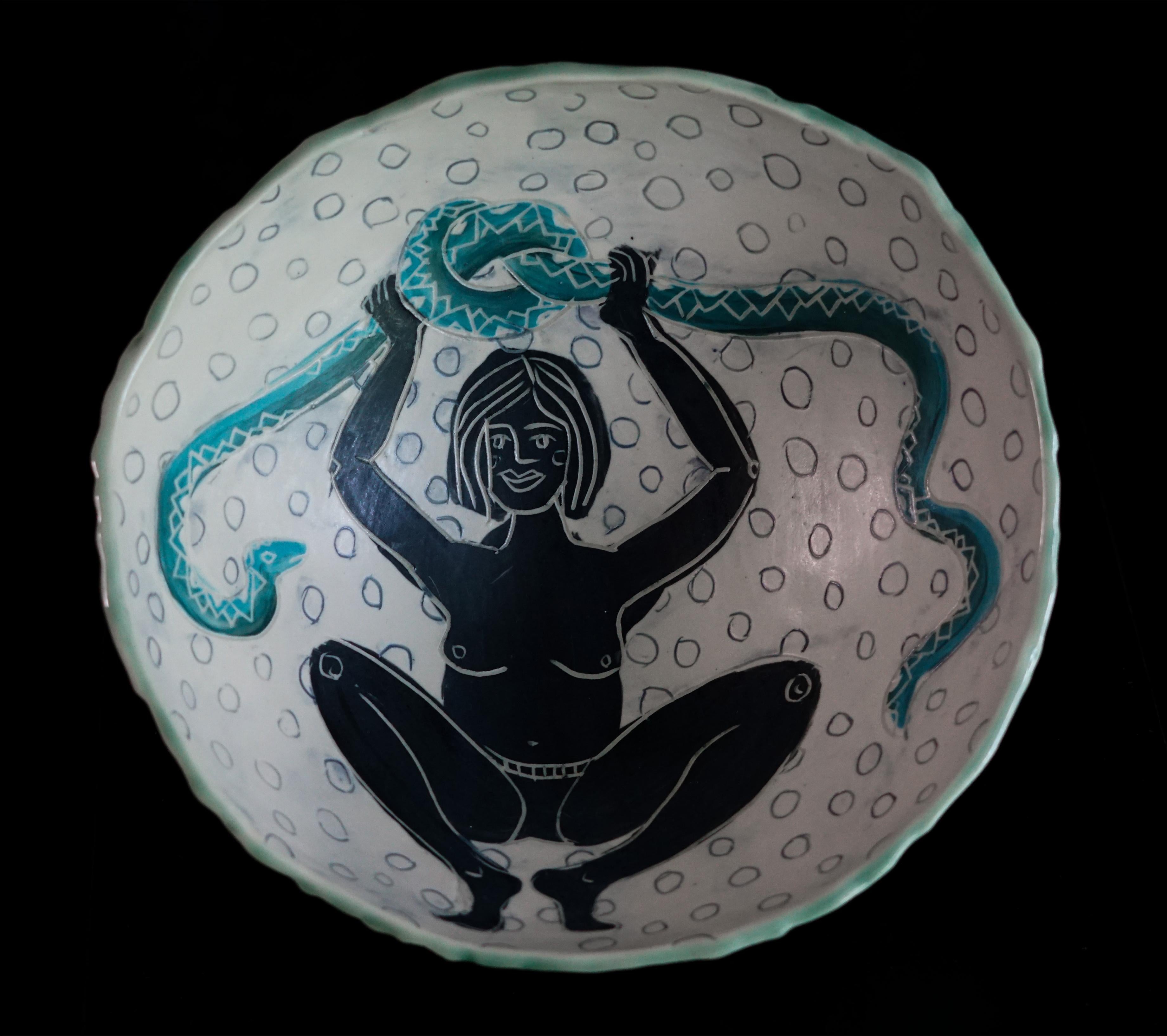 Alex Hodge Nude Sculpture – Eve in Prapadasana, handgefertigte Porzellanschale