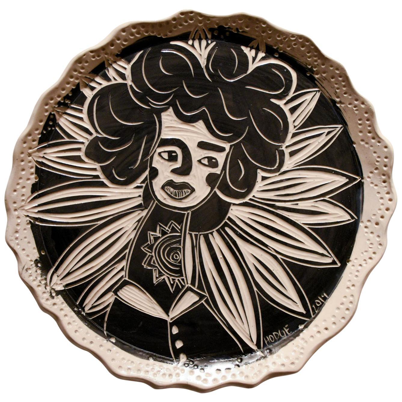 La lumière inhérente, portrait, sculpture murale en porcelaine sculptée.