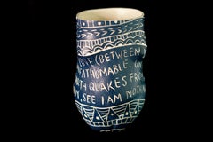 Amor (entre mujeres)..., Taza de porcelana con detalles esgrafiados