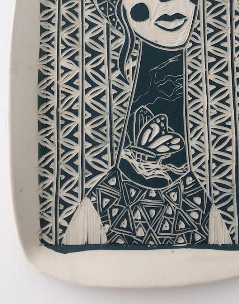 Madame Monarch, 2019
Plato de porcelana tallada 
Único en su género 

Sus poéticos platos de porcelana examinan y reimaginan la historia del arte de una forma que valora a la mujer, no sólo en cuerpo, sino en integridad, poder y amor. Centrándose en