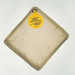 Omnisciencia opcional, Retrato, Escultura de pared de porcelana tallada.