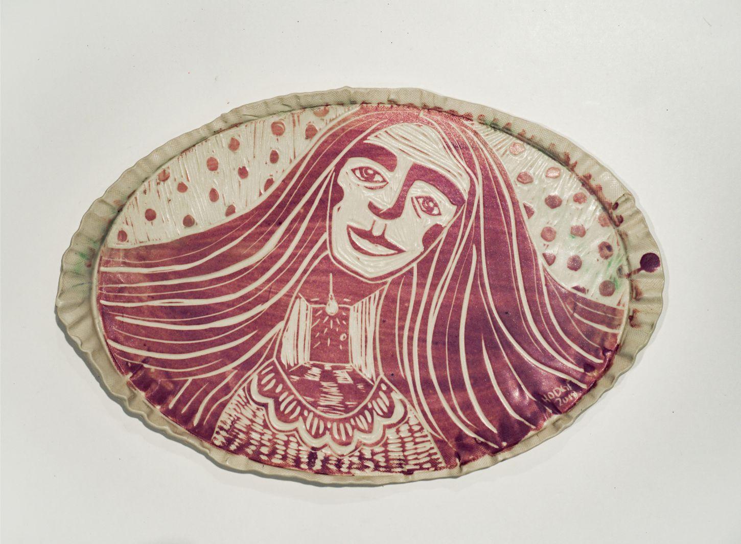Habitación en una habitación, Retrato, Escultura de pared de porcelana tallada en venta 1