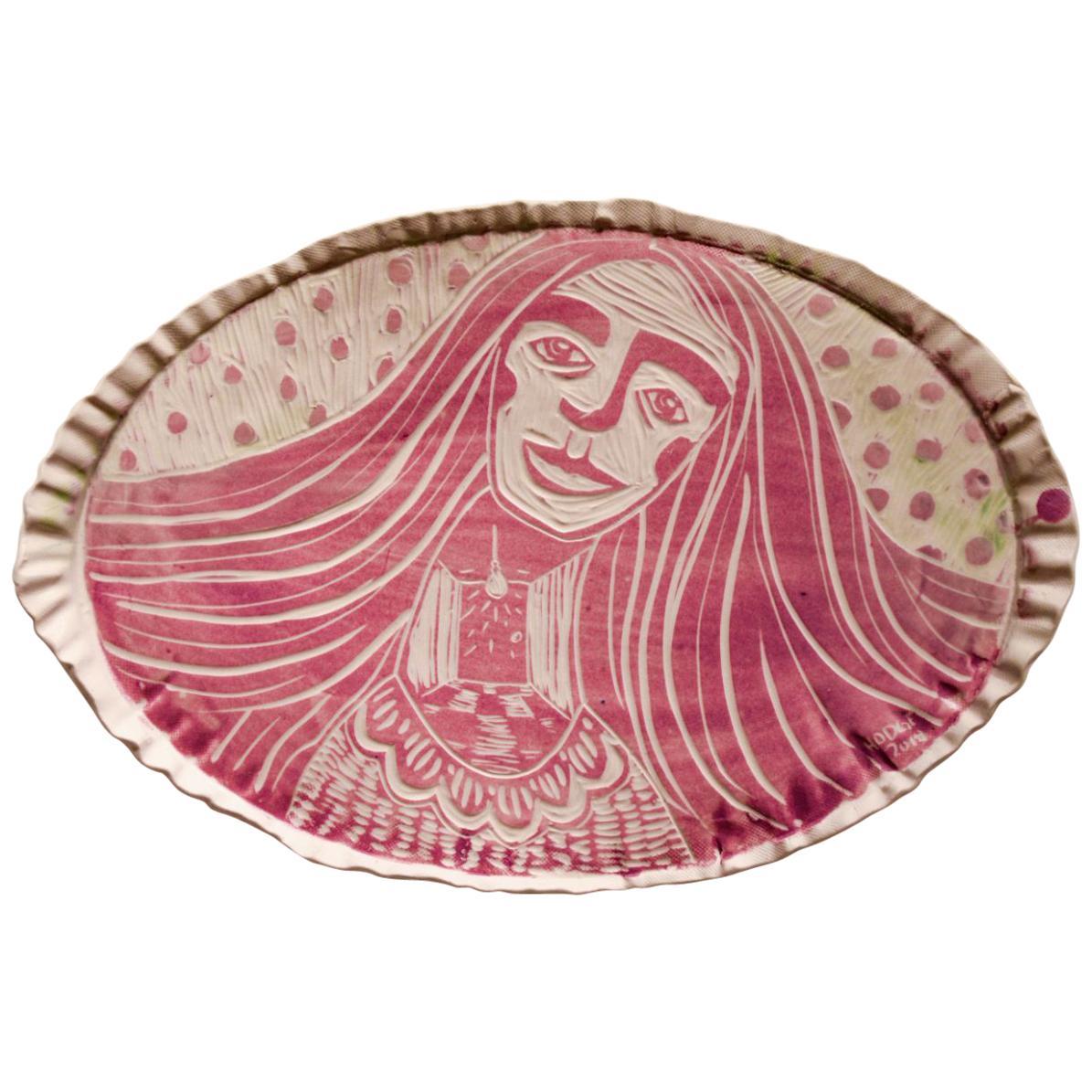 Habitación en una habitación, Retrato, Escultura de pared de porcelana tallada - Sculpture de Alex Hodge
