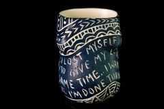 Ensemble de 4 tasses en porcelaine faites à la main avec détails en sgraffite