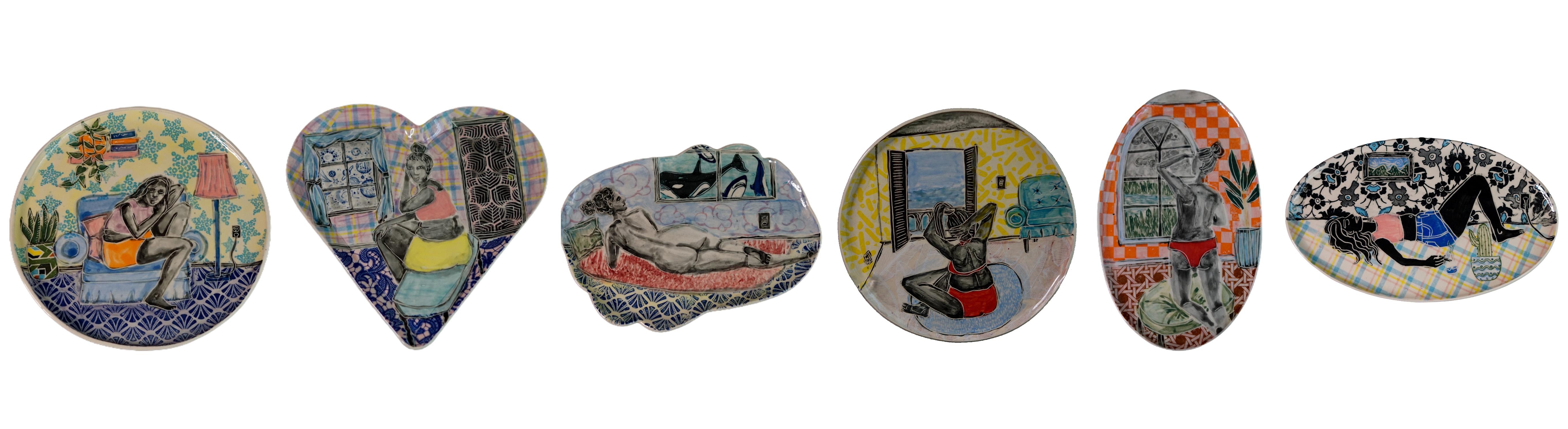 Figurative Sculpture de Alex Hodge - Conjunto de 6 esculturas de pared. De la serie A puerta cerrada
