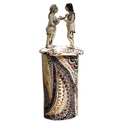 Dos esculturas. La serie A la luz de ella. Porcelana, con detalles pintados a mano