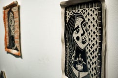 Retrato en perspectiva de apoyo. Escultura mural de porcelana tallada