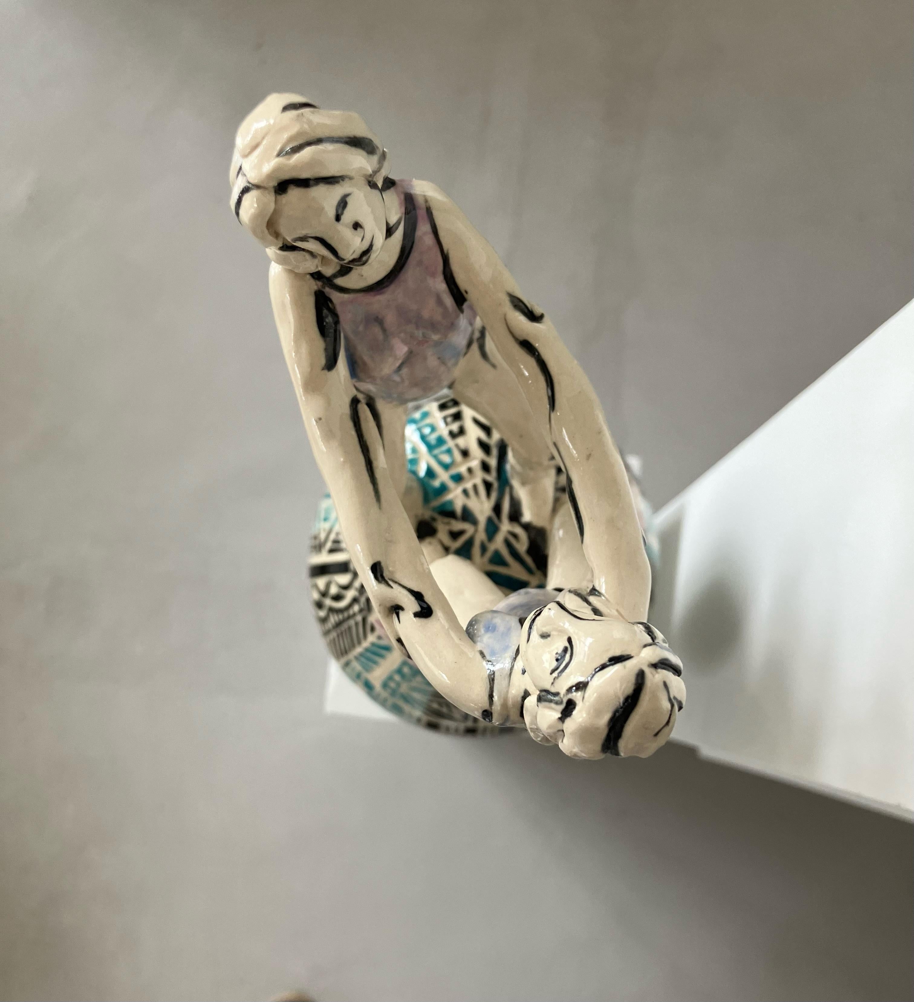 La danza, escultura figurativa de porcelana tallada en venta 1