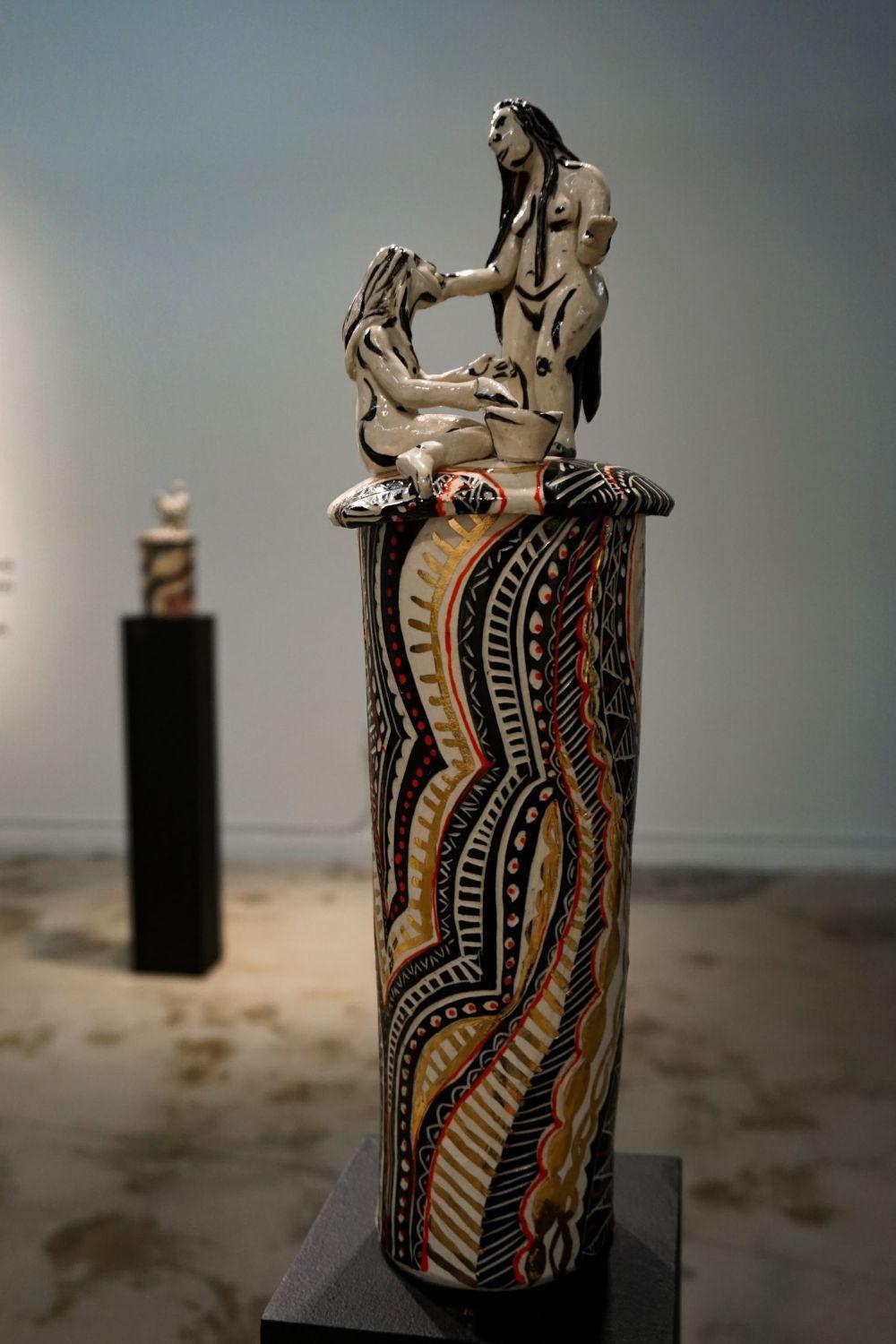 Who Washes the Feet of Mary Magdalene. Sculpture made in Porcelain, hand-painted - Gold Abstract Sculpture by Alex Hodge