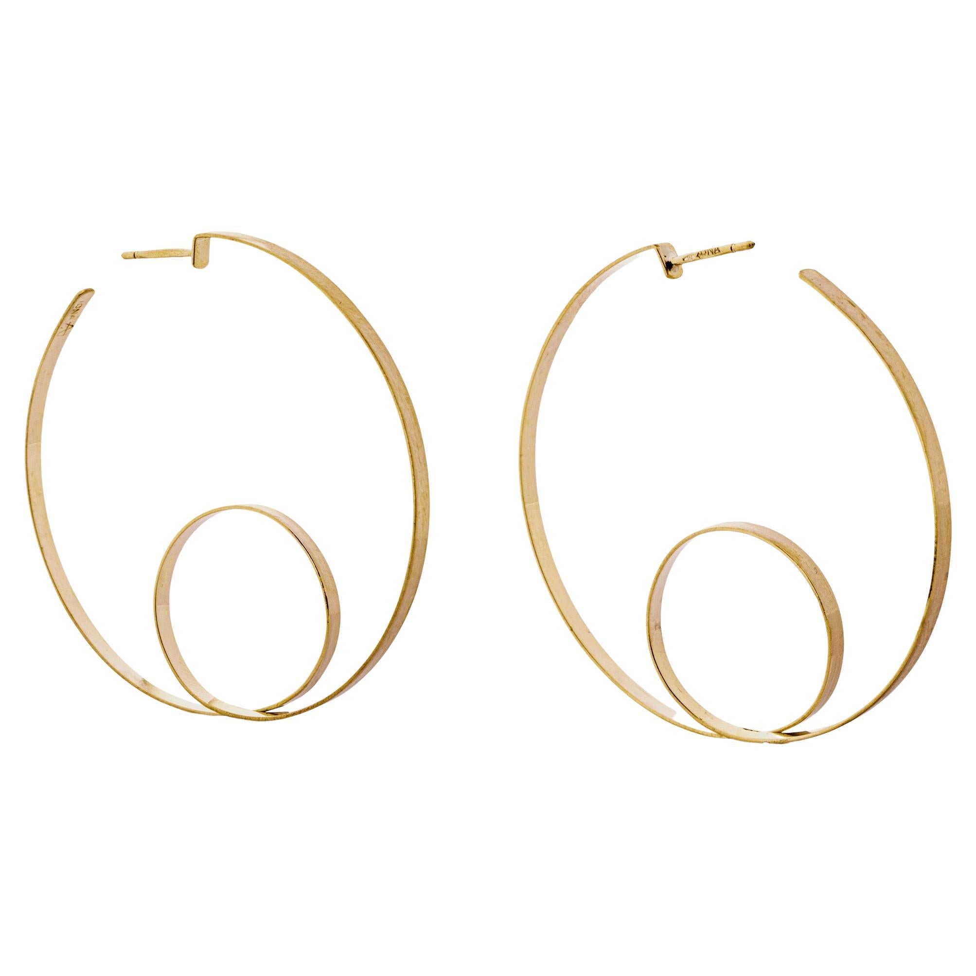 Alex Jona, boucles d'oreilles double cercle en or jaune brossé 18 carats