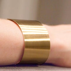 Alex Jona, manchette en or jaune satiné 18 carats