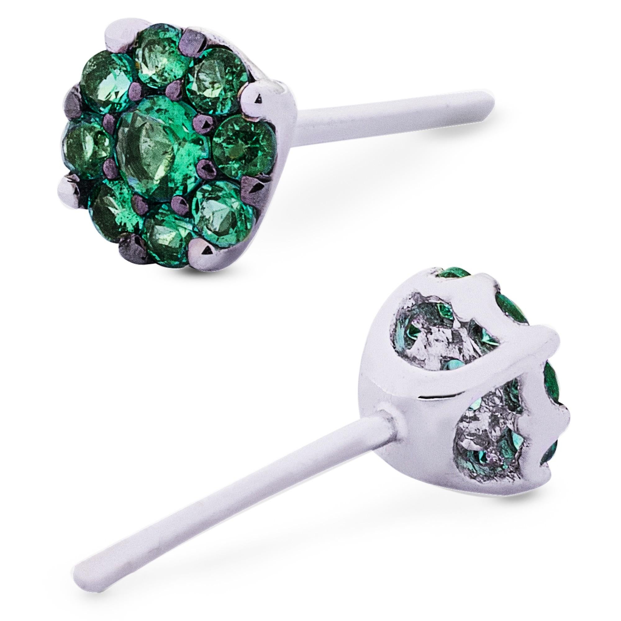 Alex Jona 18 Karat White Gold Emerald Stud Earrings Corte redondo en venta