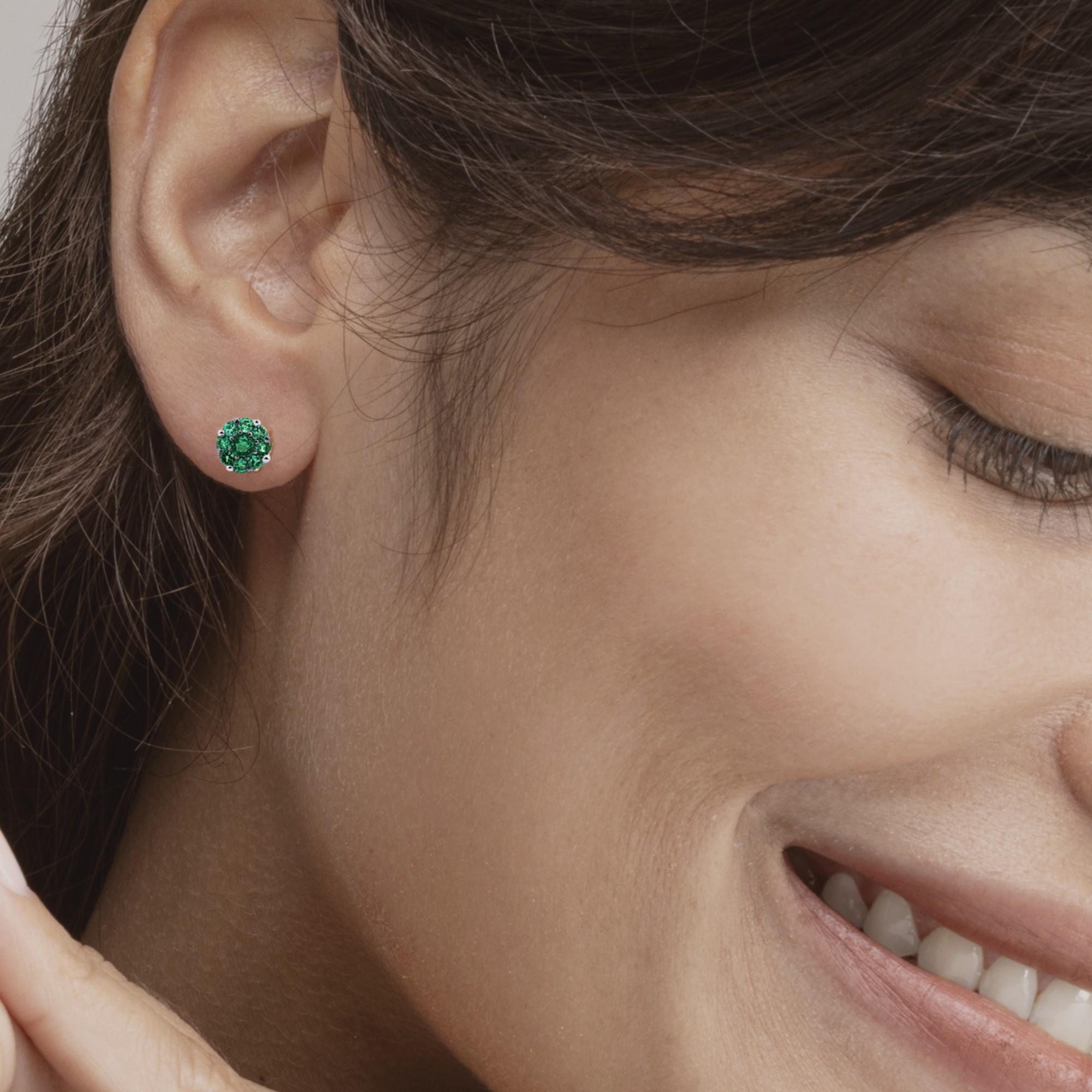 Alex Jona 18 Karat White Gold Emerald Stud Earrings en Nuevo estado para la venta en Lugano, CH
