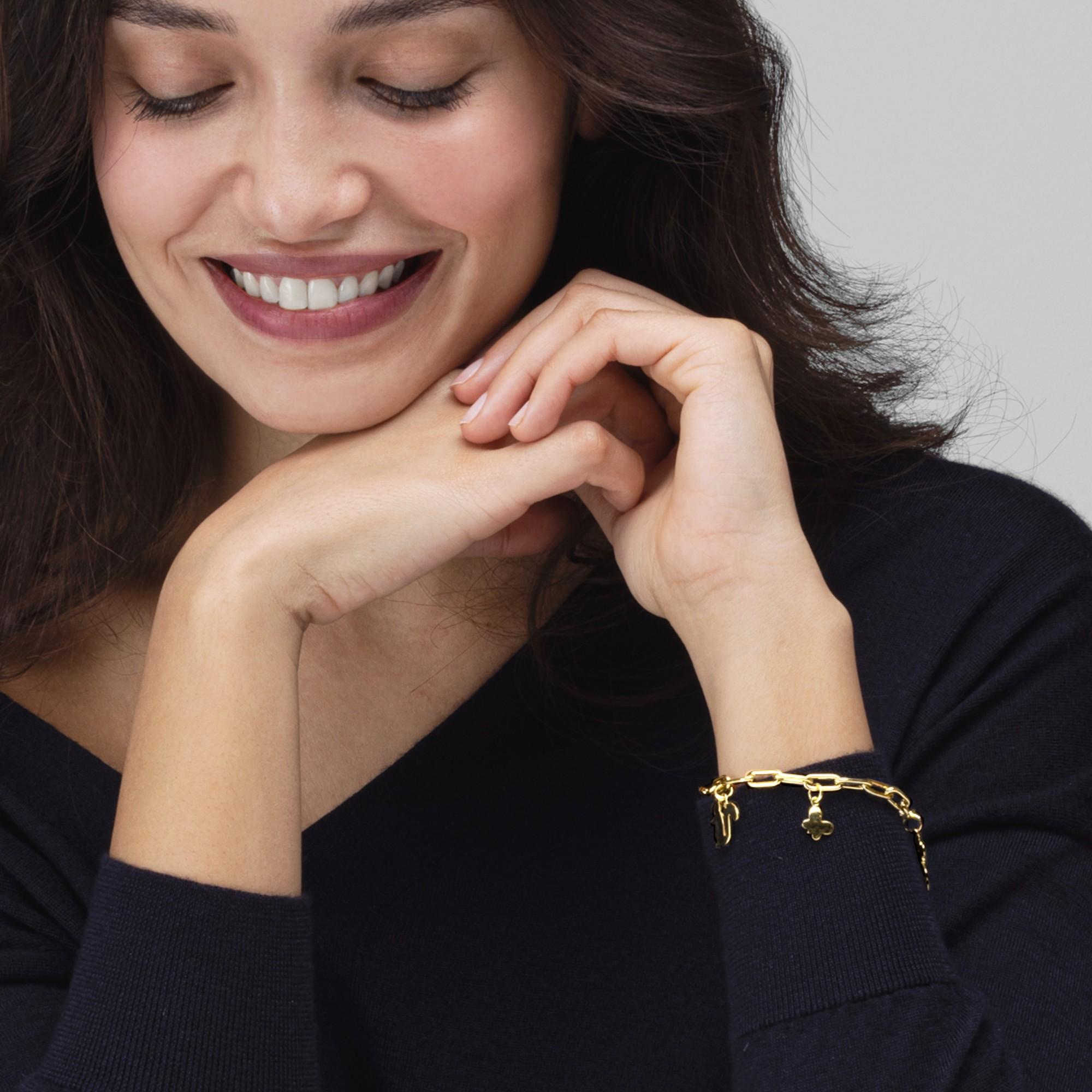 18 Karat Gelbgold Tier-Charm-Kette-Armband von Jona Damen im Angebot