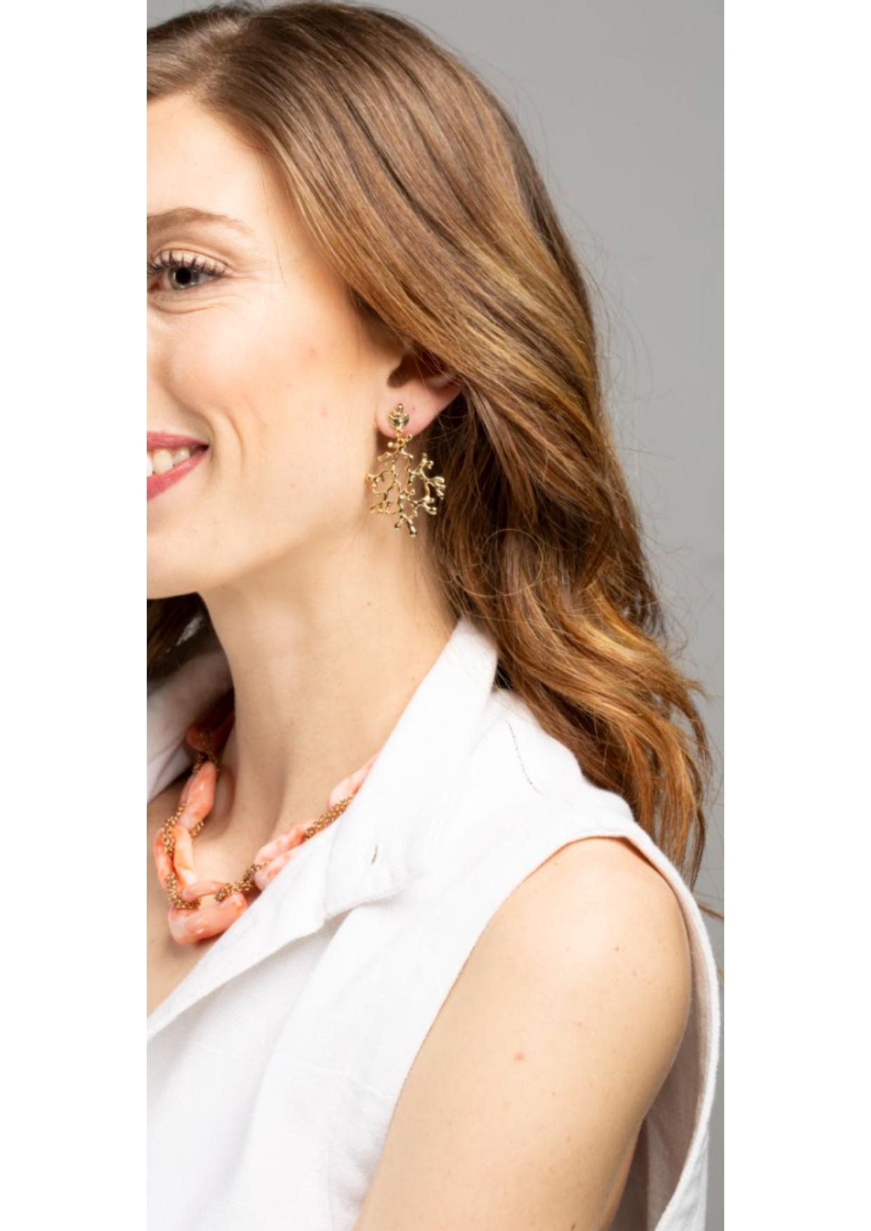 Alex Jona design collection, hand crafted in Italy, 18 karat polished yellow gold branch dangling ear pendants. Dimensions: H 1.9 in / 5 cm X W 1.22 in / 3 cm X D 0.10 in / 2.53 mm 

Alex Jona jewels stand out, not only for their special design and