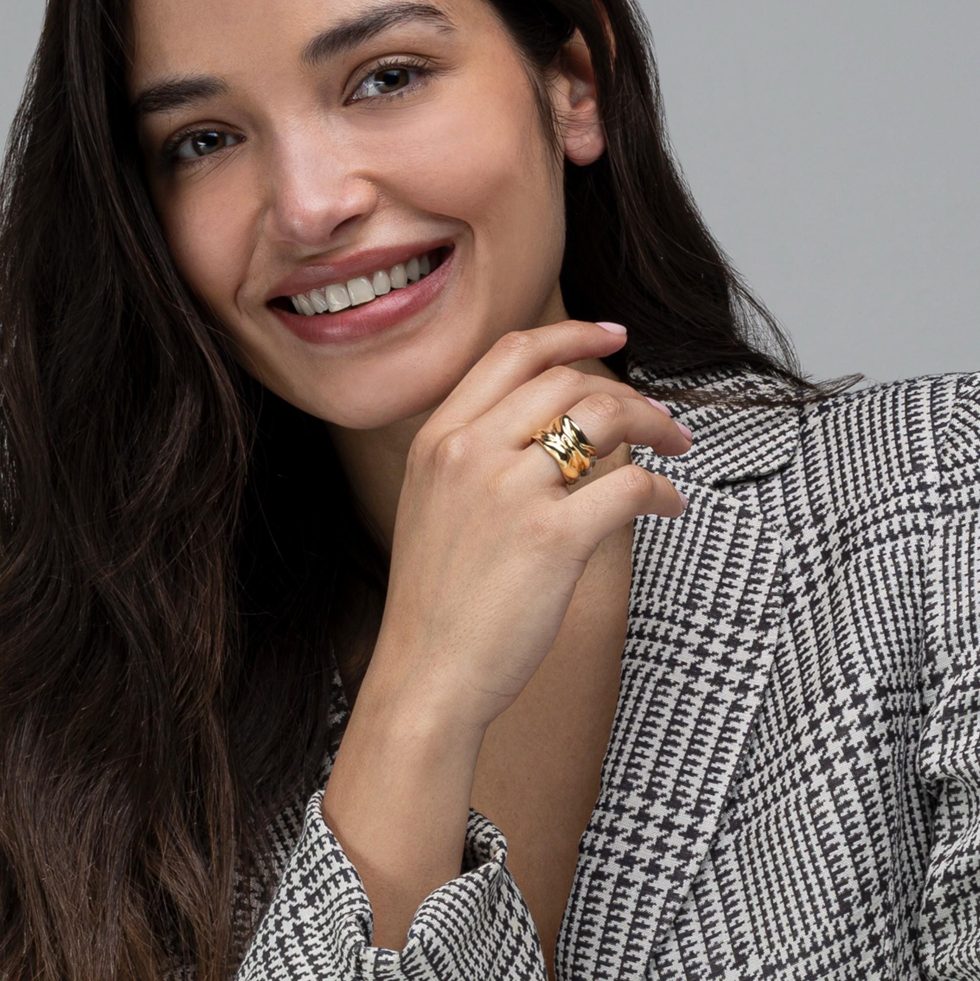 Alex Jona design collection, hand crafted in Italy, 18 Karat yellow gold crushed wide band ring. 
Alex Jona jewels stand out, not only for their special design and for the excellent quality of the gemstones, but also for the careful attention given
