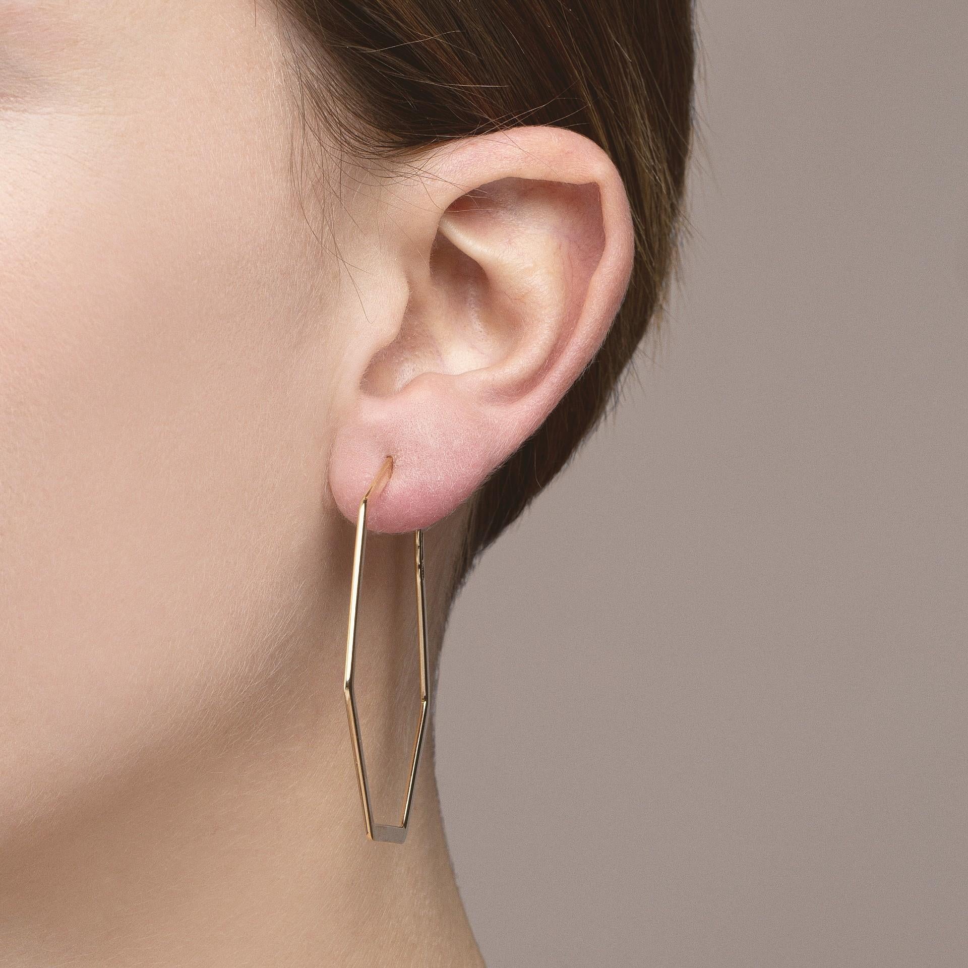 Alex Jona 18 Karat Yellow Gold Geometric Hexagonal Hoop Earrings In New Condition For Sale In Lugano, CH