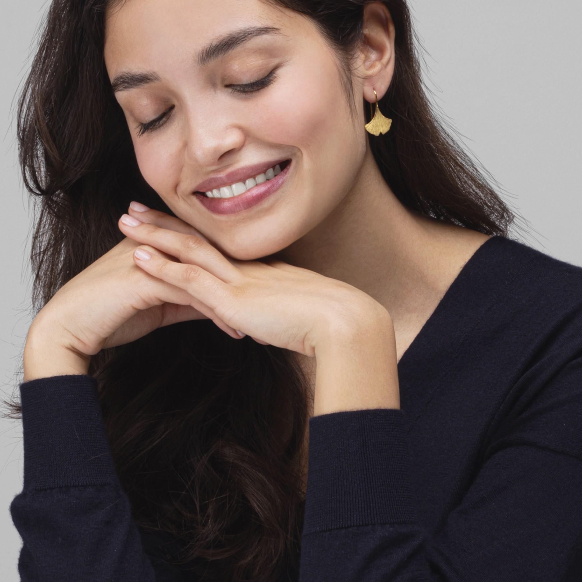 Alex Jona Boucles d'oreilles Ginkgo en or jaune 18 carats Pour femmes en vente