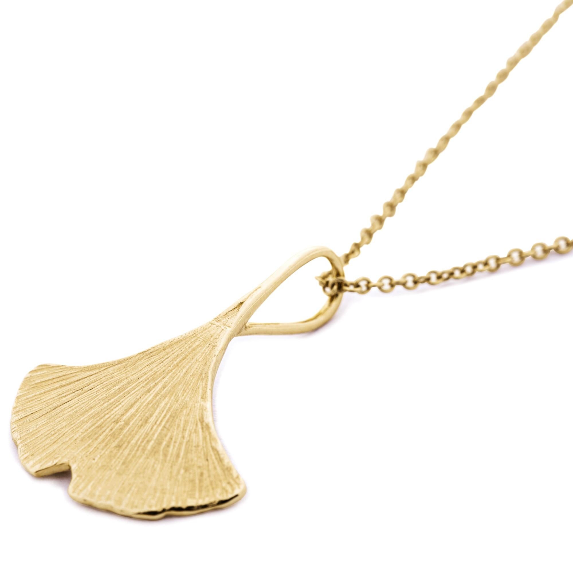 Alex Jona 18 Karat Yellow Gold Ginkgo Pendant Necklace In New Condition For Sale In Lugano, CH