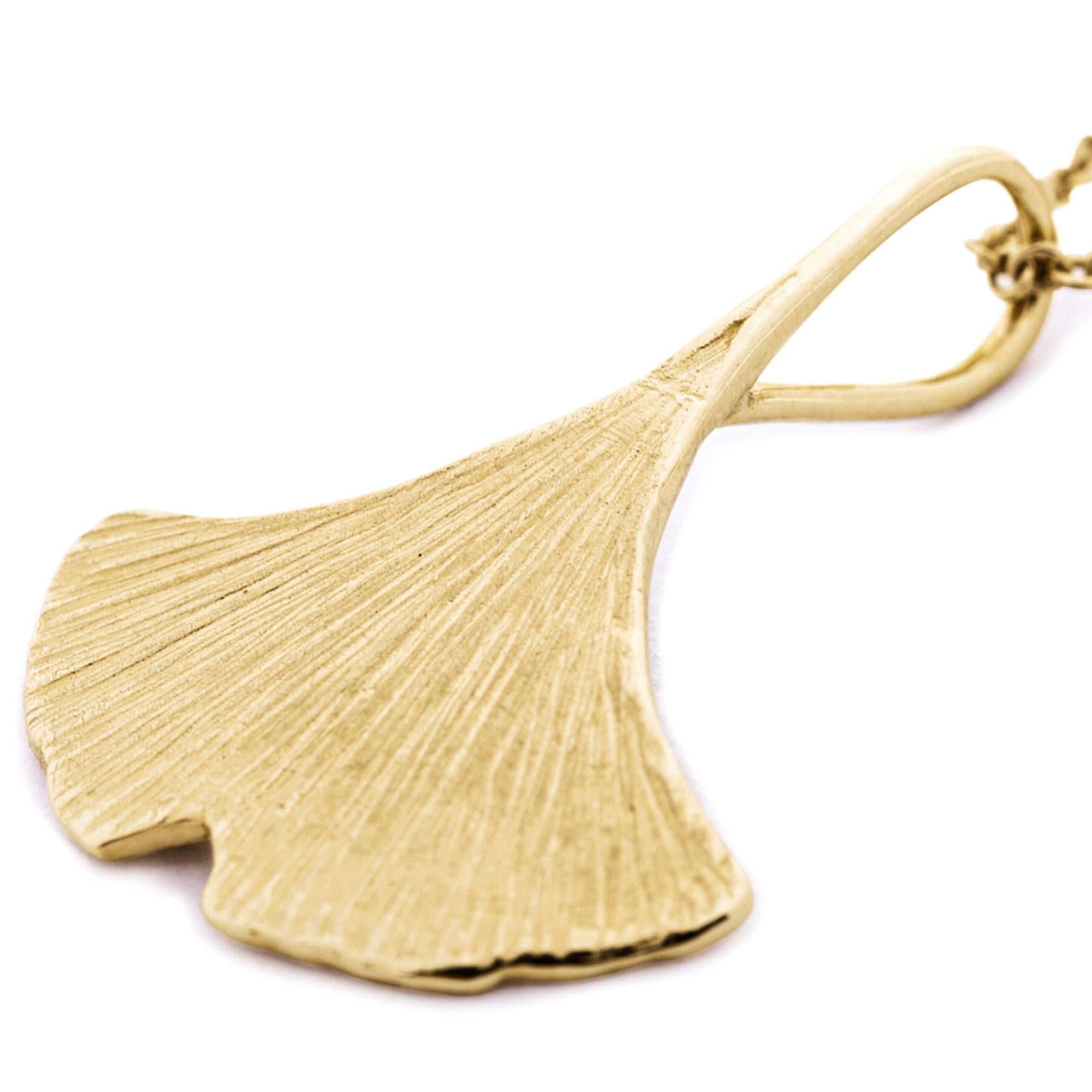 Alex Jona 18 Karat Yellow Gold Ginkgo Pendant Necklace For Sale 1