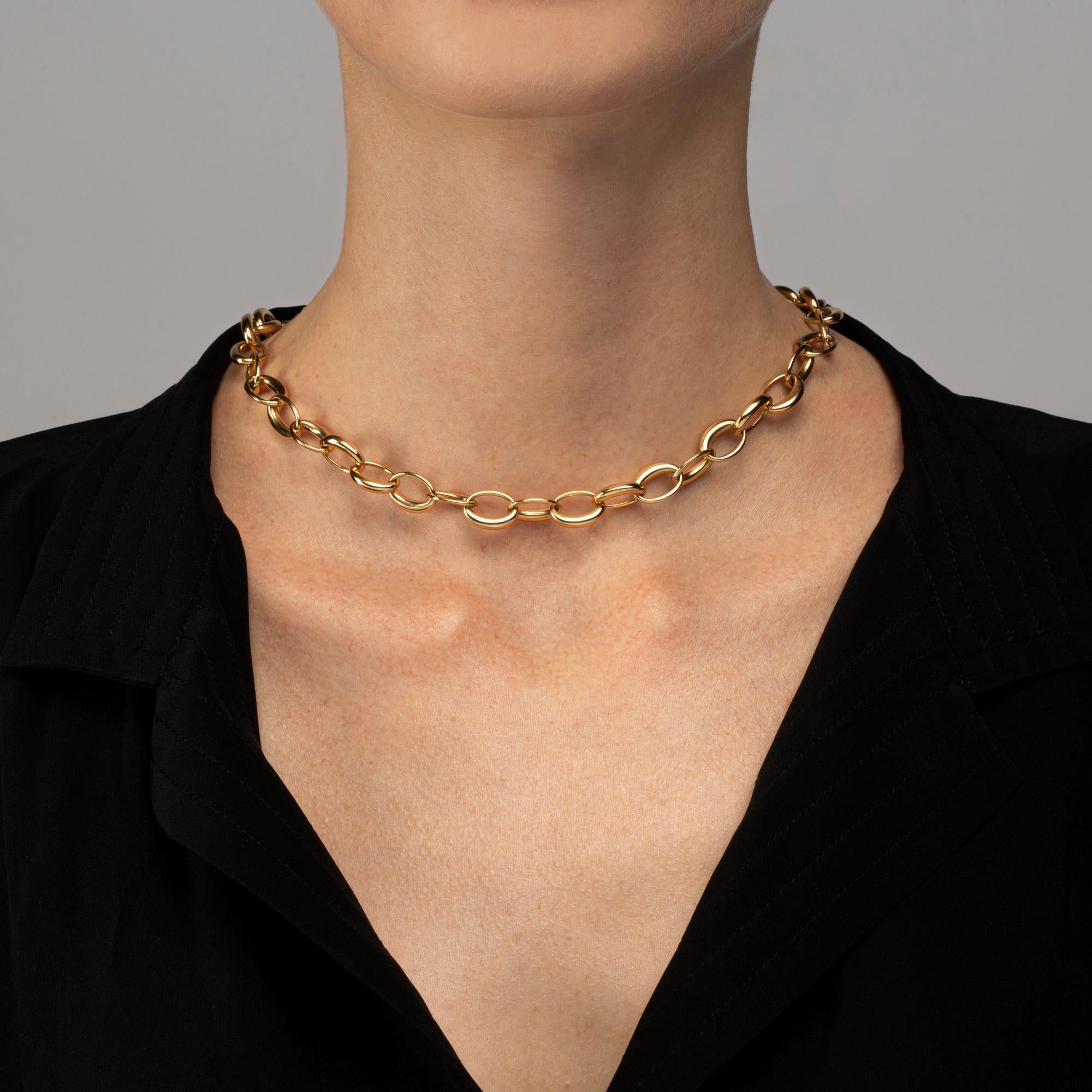 Alex Jona Design Collection, Hand crafted in Italy, 18 karat yellow gold, 17.7 inch-45cm., long link chain necklace.

Alex Jona jewels stand out, not only for their special design and for the excellent quality of the gemstones, but also for the