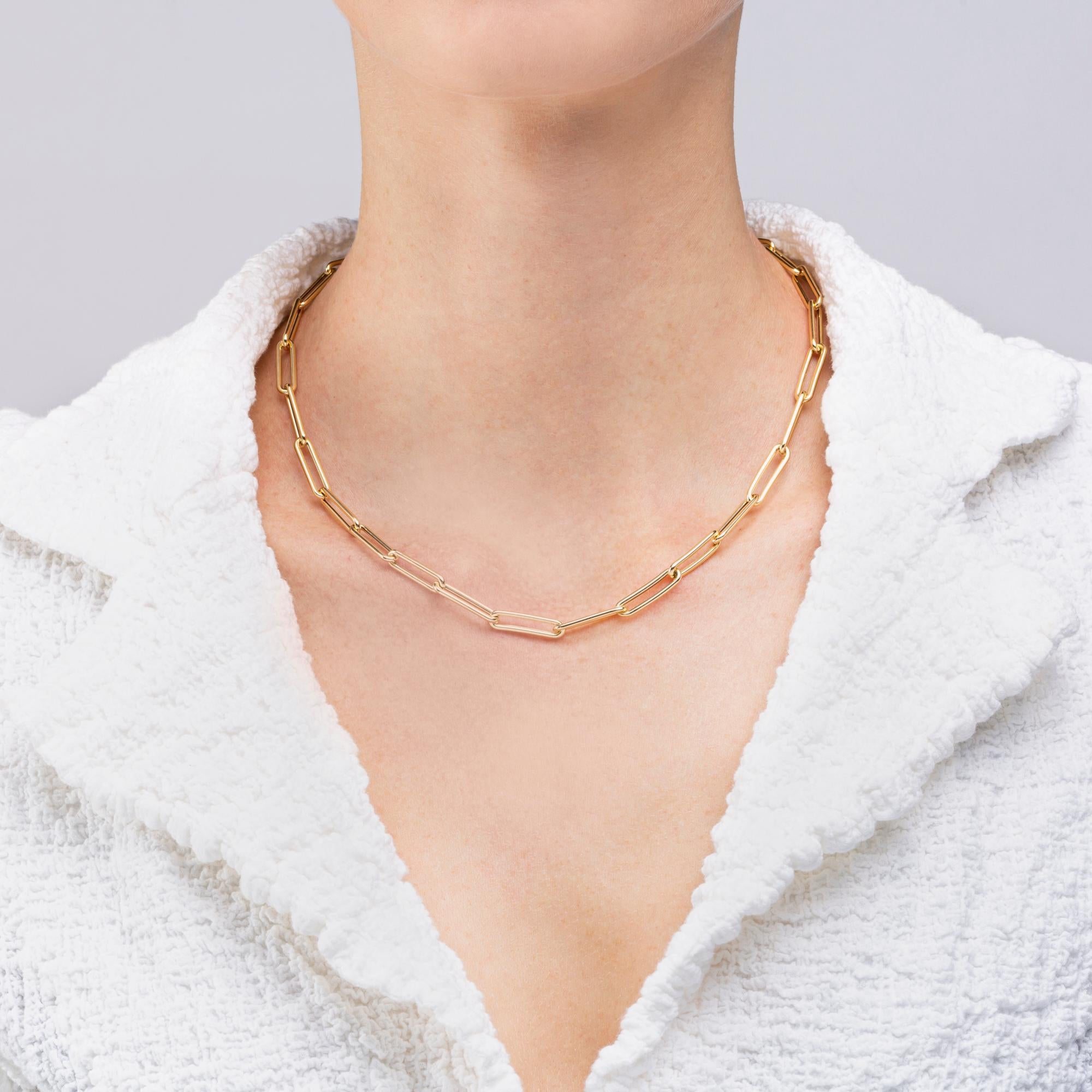 Alex Jona Design Collection, Hand crafted in Italy, 18 karat yellow gold, 17.7inch-45cm long, link chain necklace. 

Alex Jona jewels stand out, not only for their special design and for the excellent quality of the gemstones, but also for the