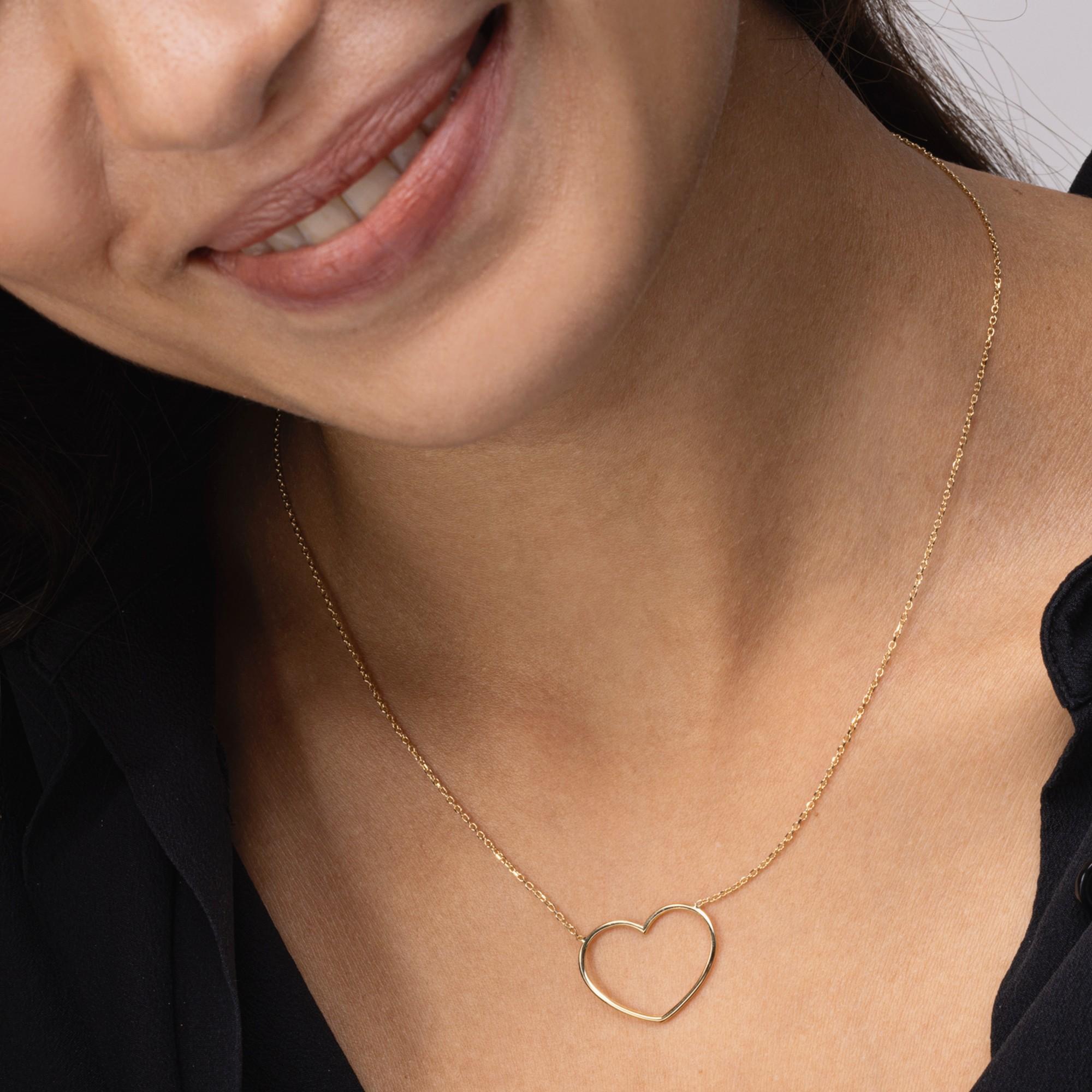 Women's Alex Jona 18 Karat Yellow Gold Minimal Heart  Pendant Necklace For Sale