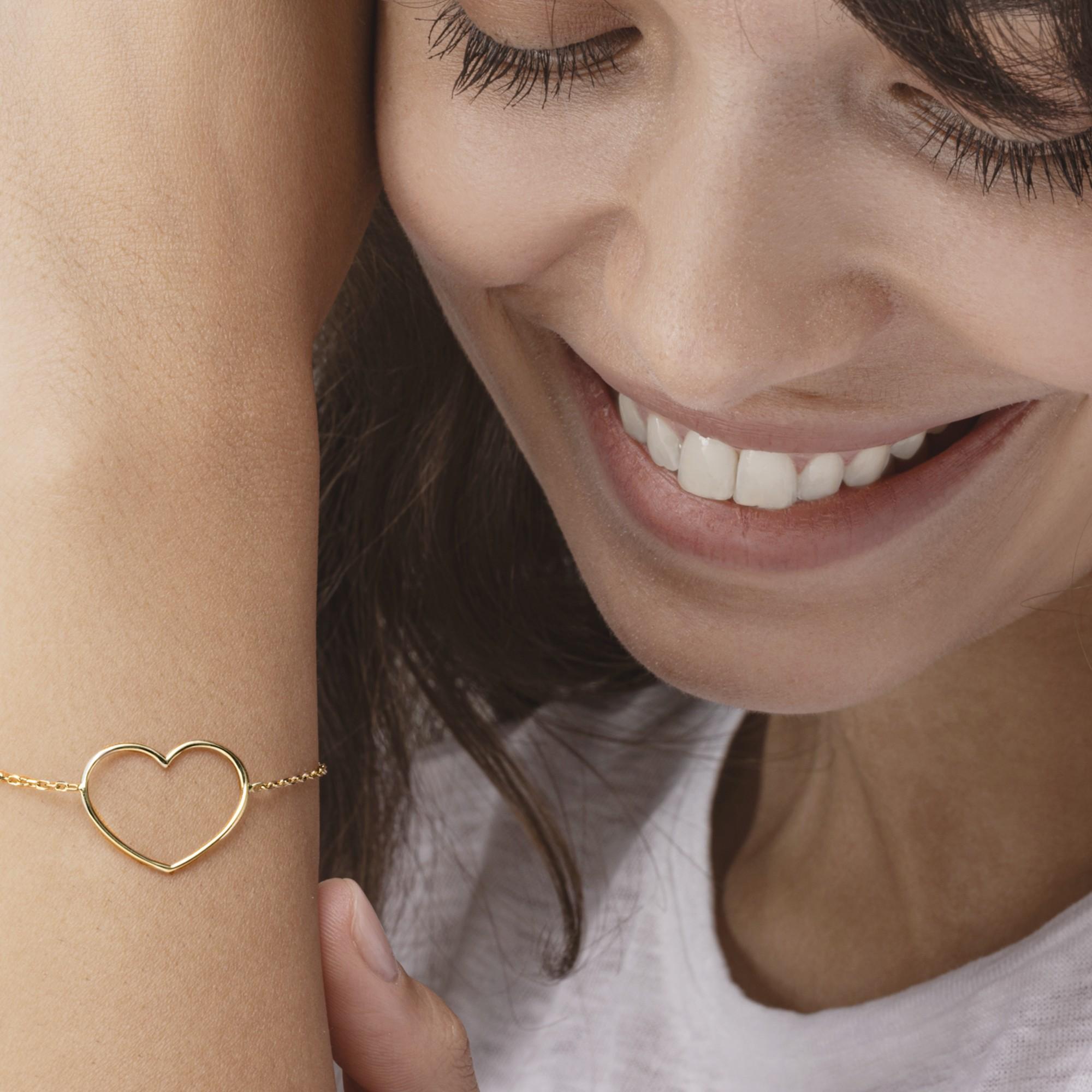 Alex Jona Bracelet en or jaune 18 carats avec chaîne en forme de cœur ouvert Pour femmes en vente