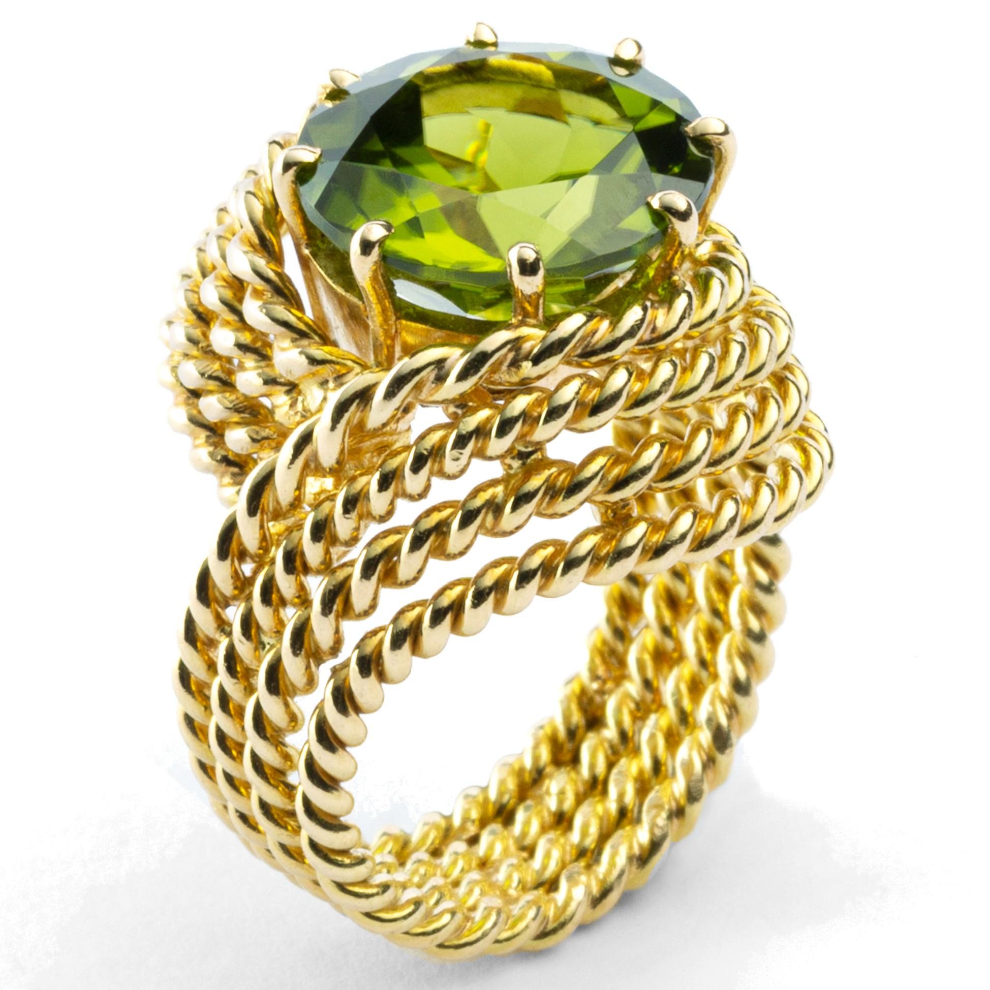 Alex Jona 18 Karat Yellow Gold Peridot Nou Nou Ring In New Condition For Sale In Torino, IT