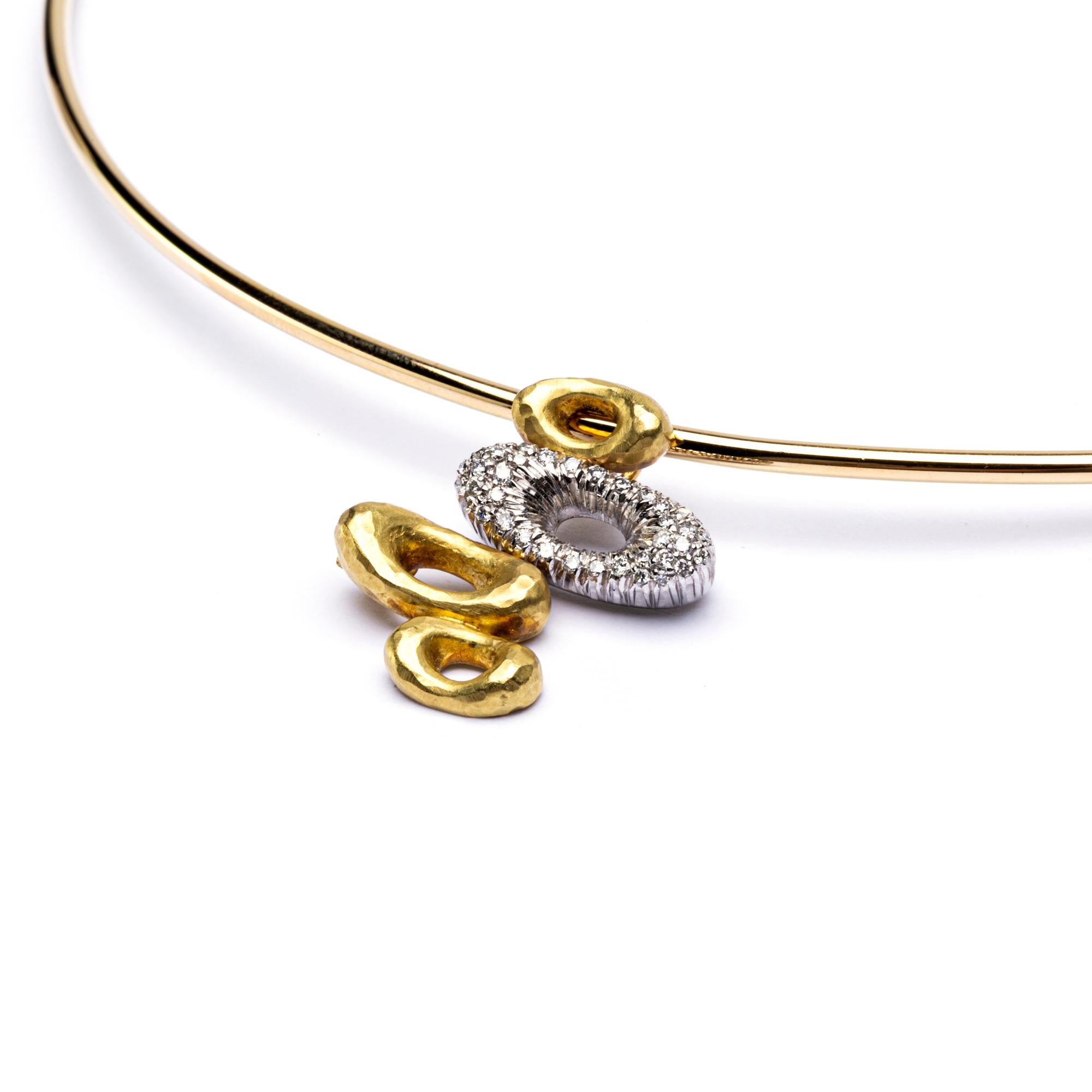 Round Cut Alex Jona 18 Karat Yellow Gold White Diamond Pendant Choker Necklace For Sale