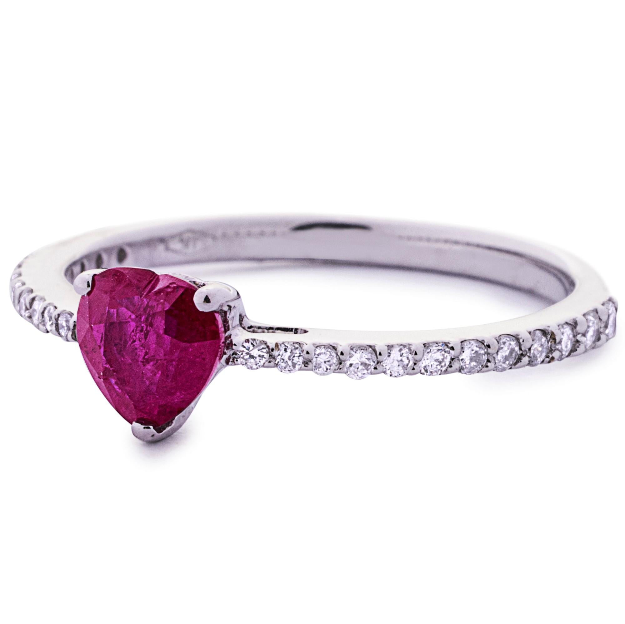 Alex Jona 18k White Gold Ruby Heart & White Diamond Solitaire Ring  In New Condition For Sale In Torino, IT
