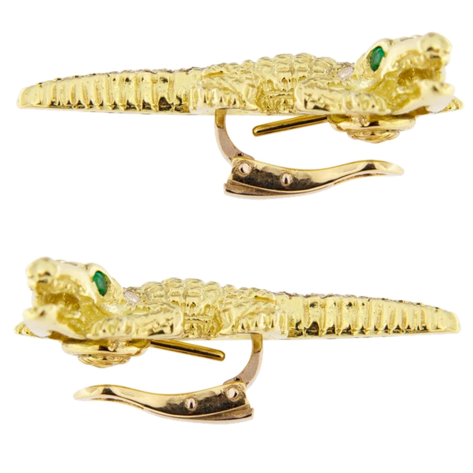 Alex Jona Alligator 18 Karat Gelbgold Weißer Diamant Smaragd Clip-On Ohrringe (Smaragdschliff) im Angebot