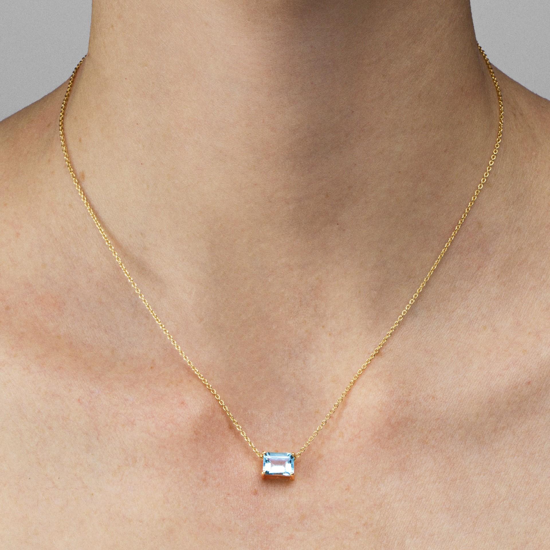 Women's Alex Jona Aquamarine 18 Karat Yellow Gold Pendant Necklace For Sale
