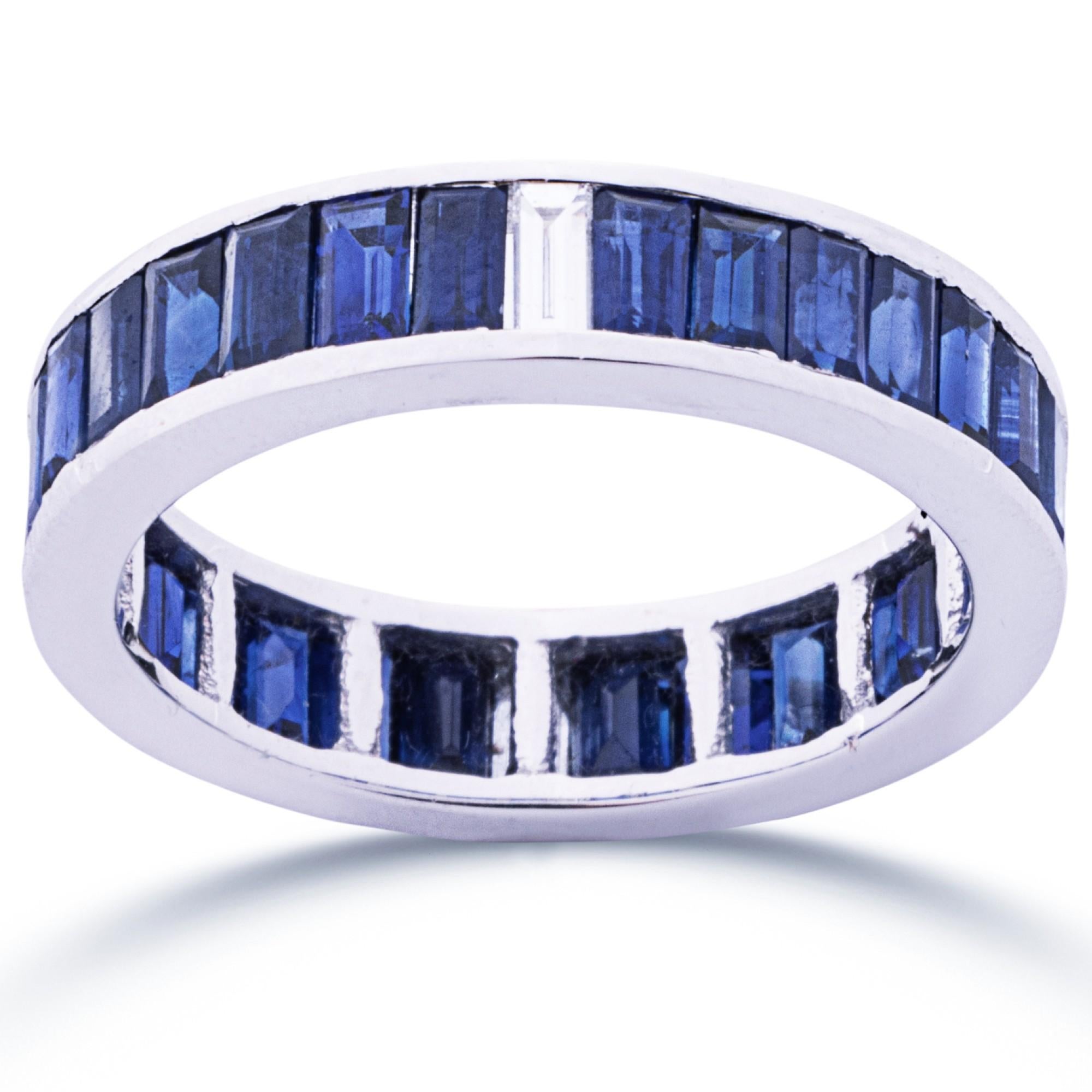 Alex Jona Baguette Blue Sapphire White Diamond 18 Karat Gold Eternity Band Ring In New Condition For Sale In Torino, IT